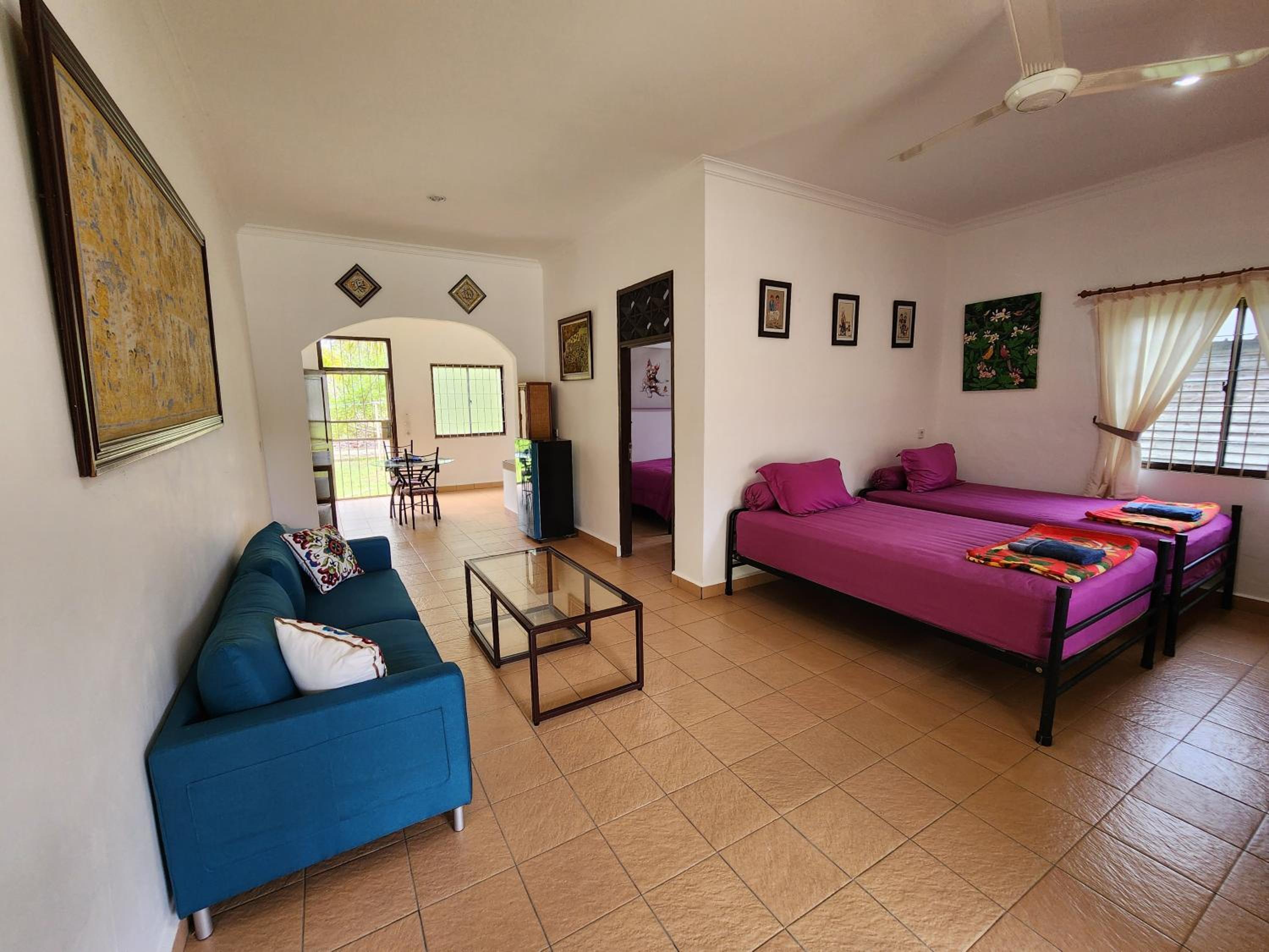 Two-Bedroom House - Photo 2