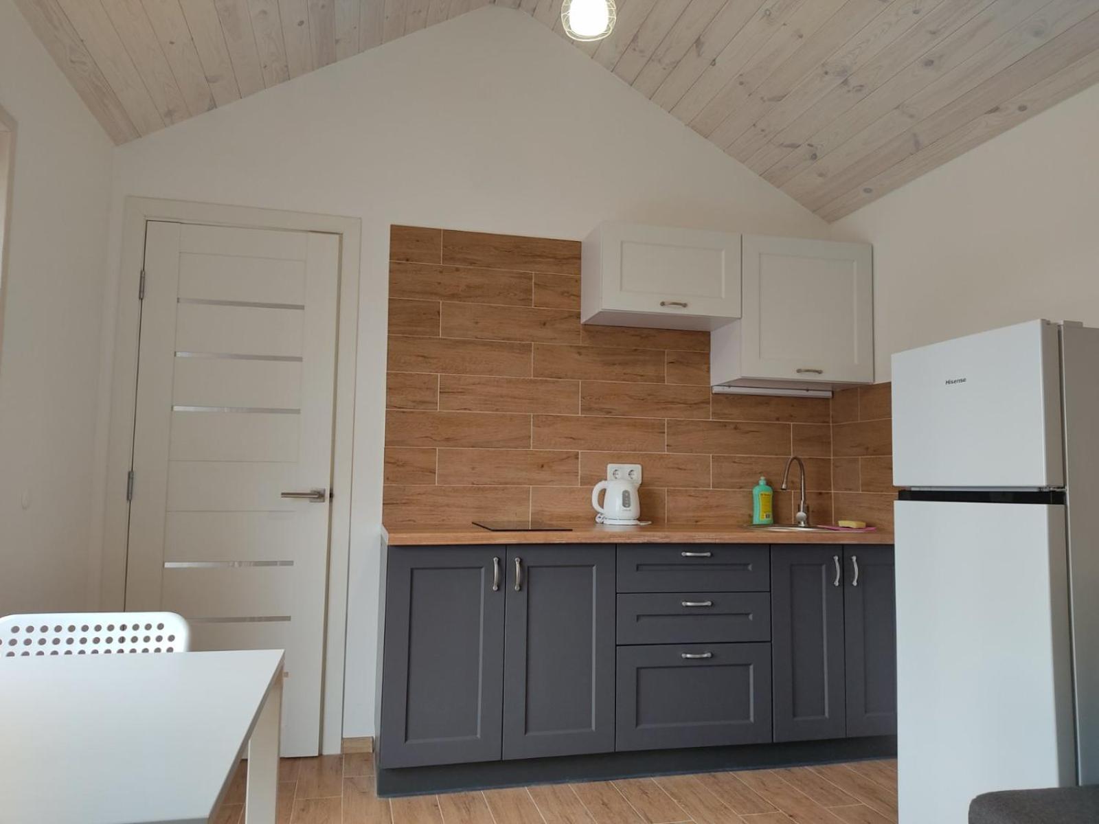 One-Bedroom House photo 1