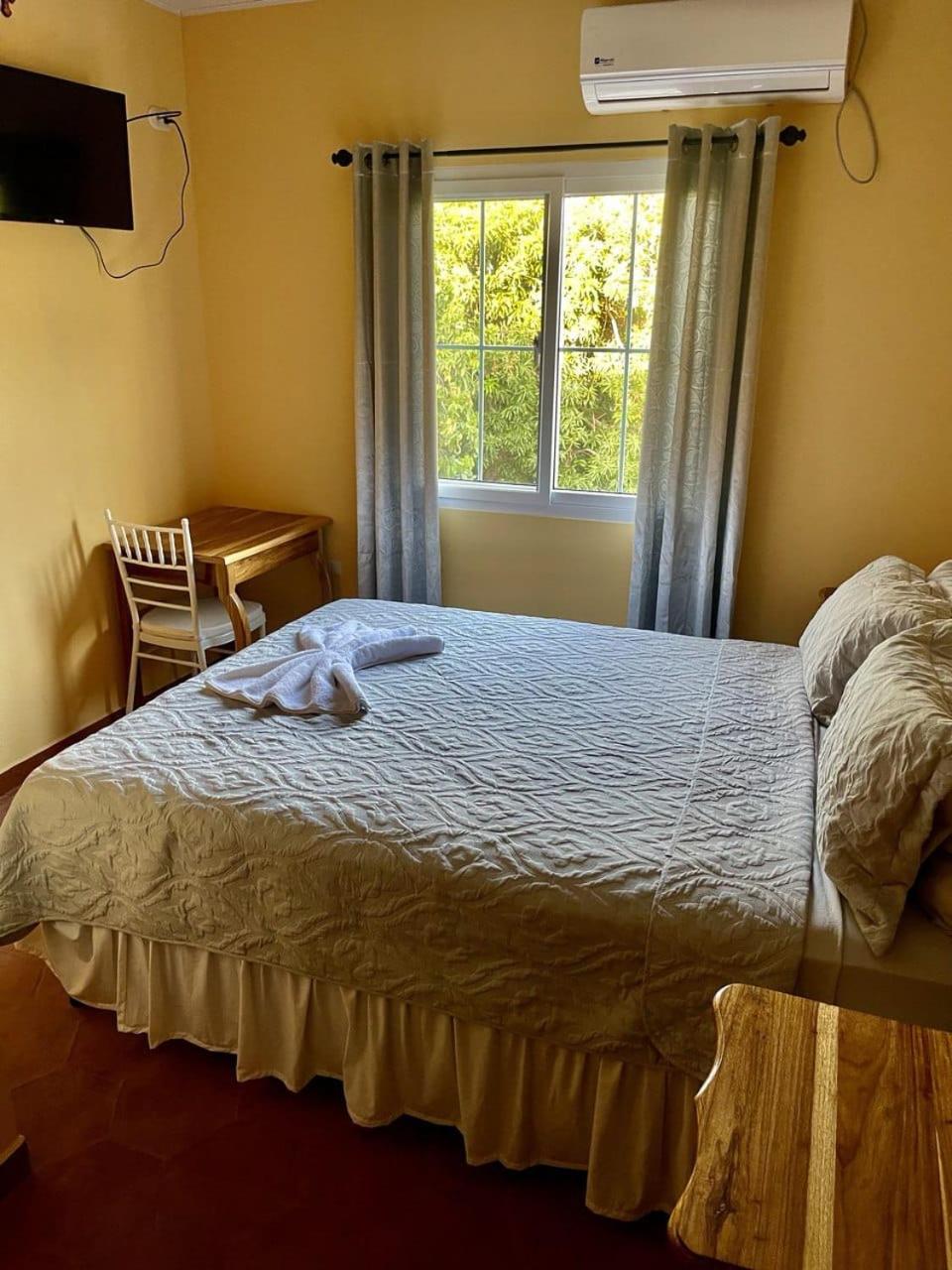 Deluxe Double Room (1 adult + 1 child)