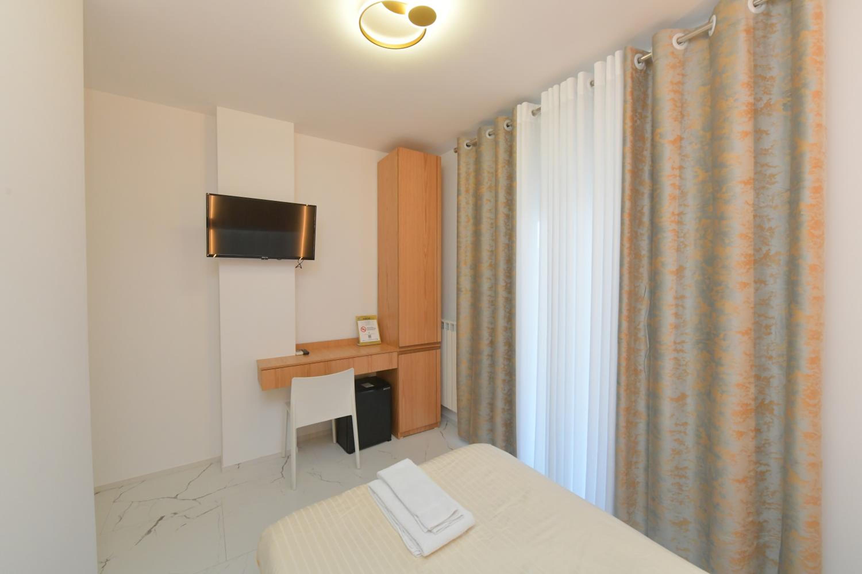 Single Room photo 2