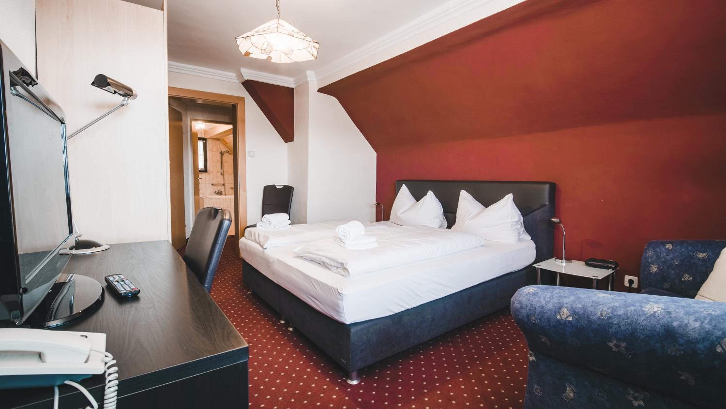 Large Double Room With Balcony