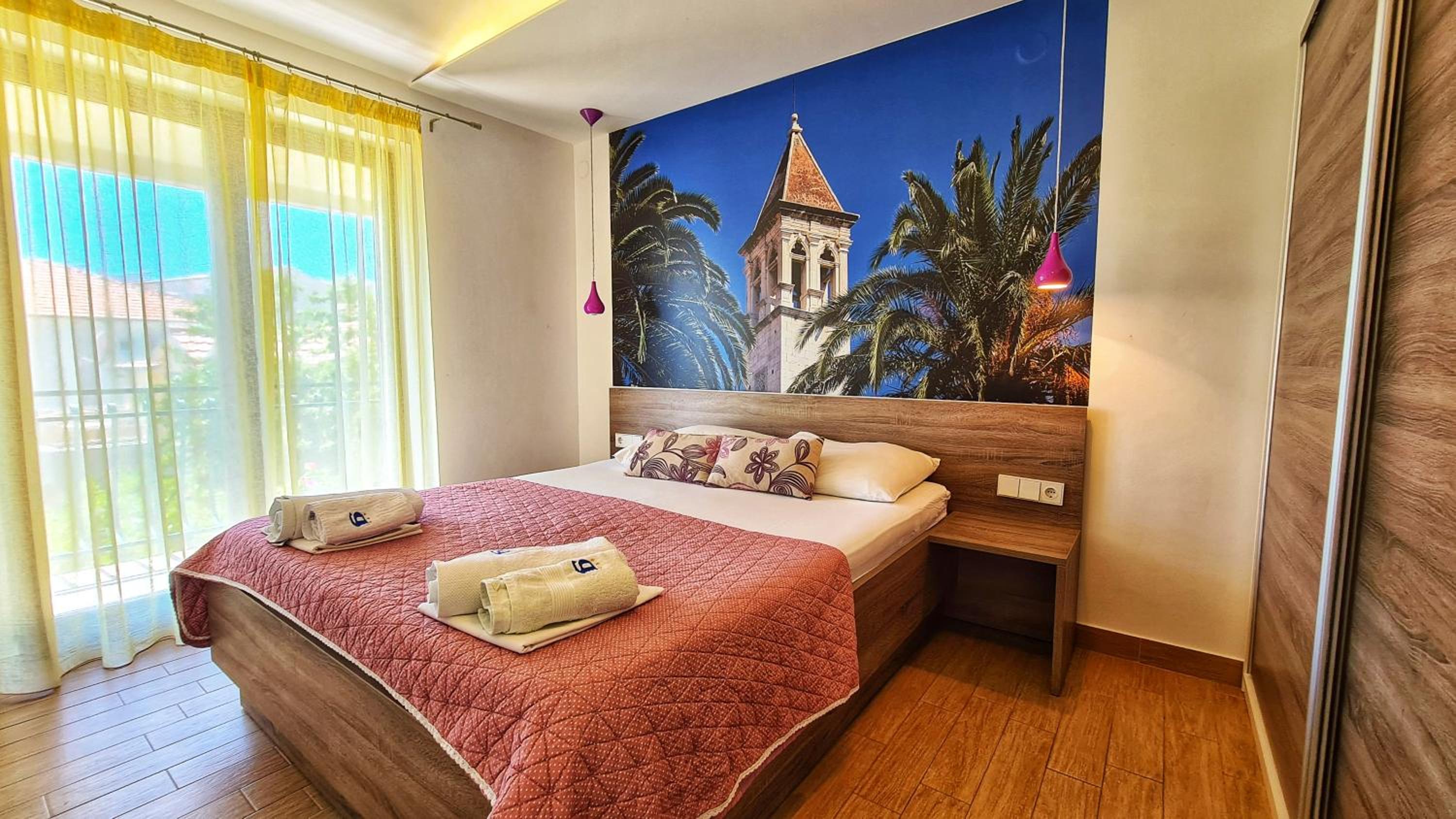 One-Bedroom Apartment with Balcony