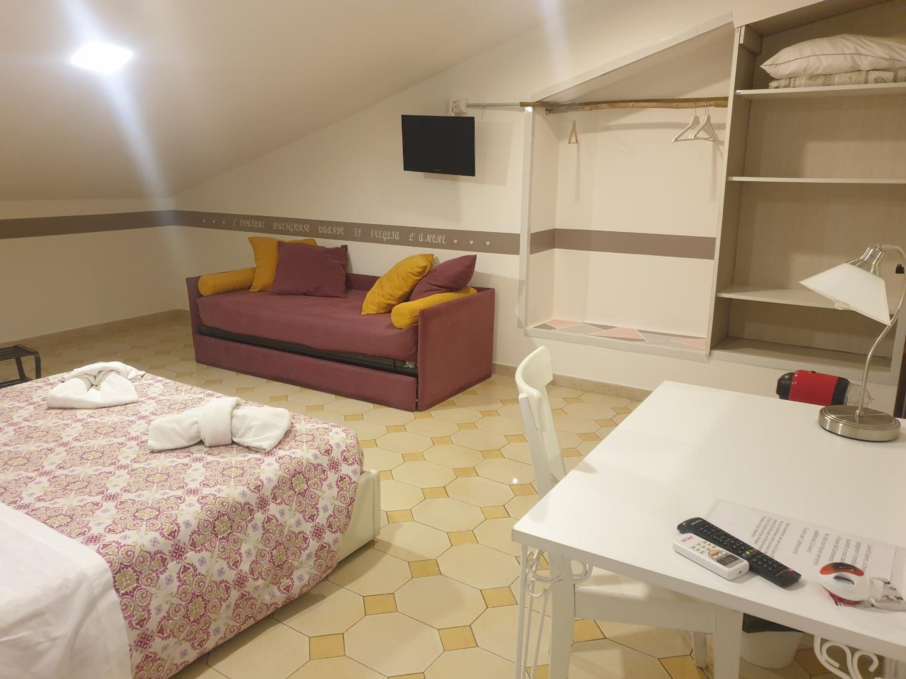 Double Room With Private External Bathroom photo 3