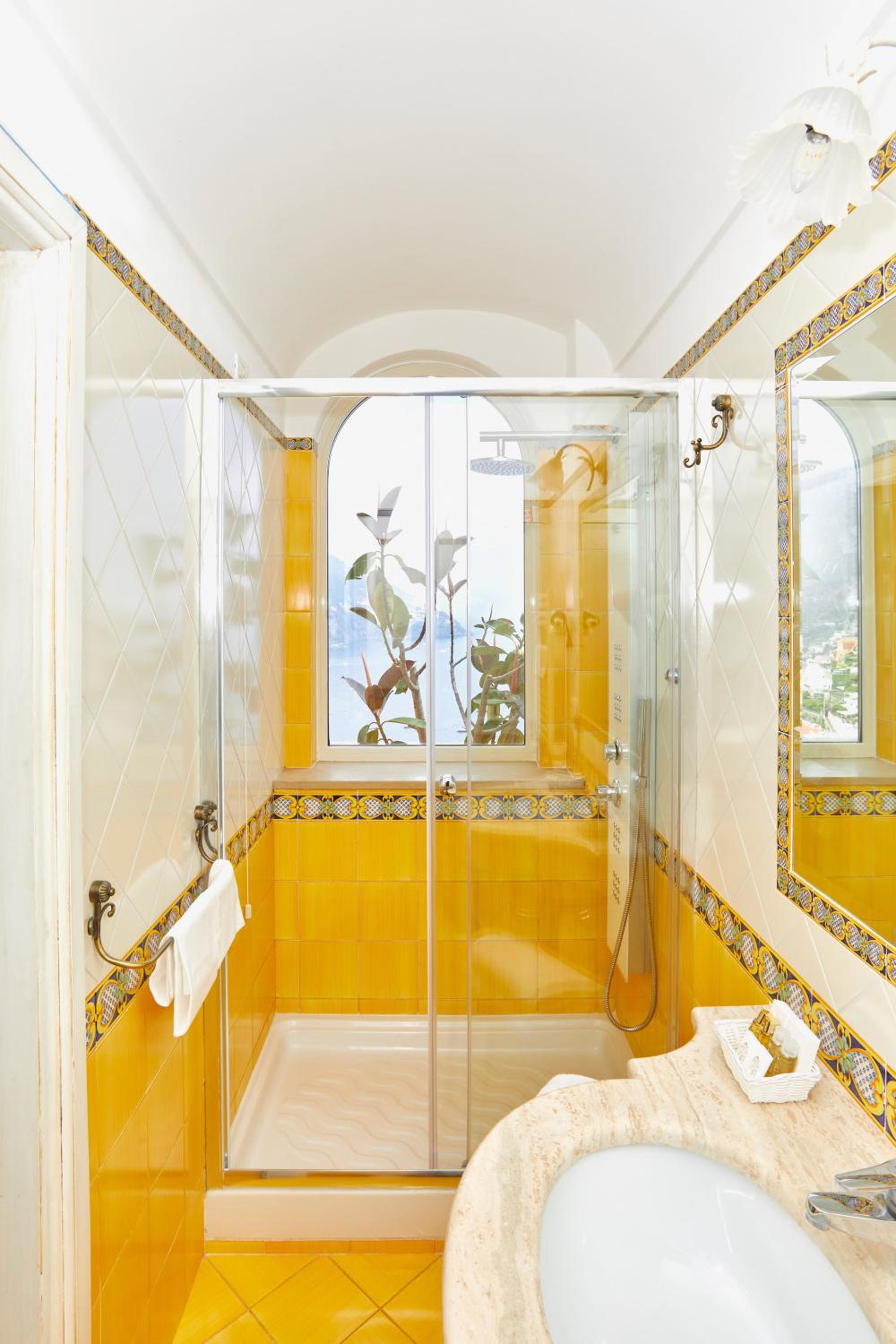 Queen Room with Outdoor Spa Bath and Large Terrace Sea View - Photo 13