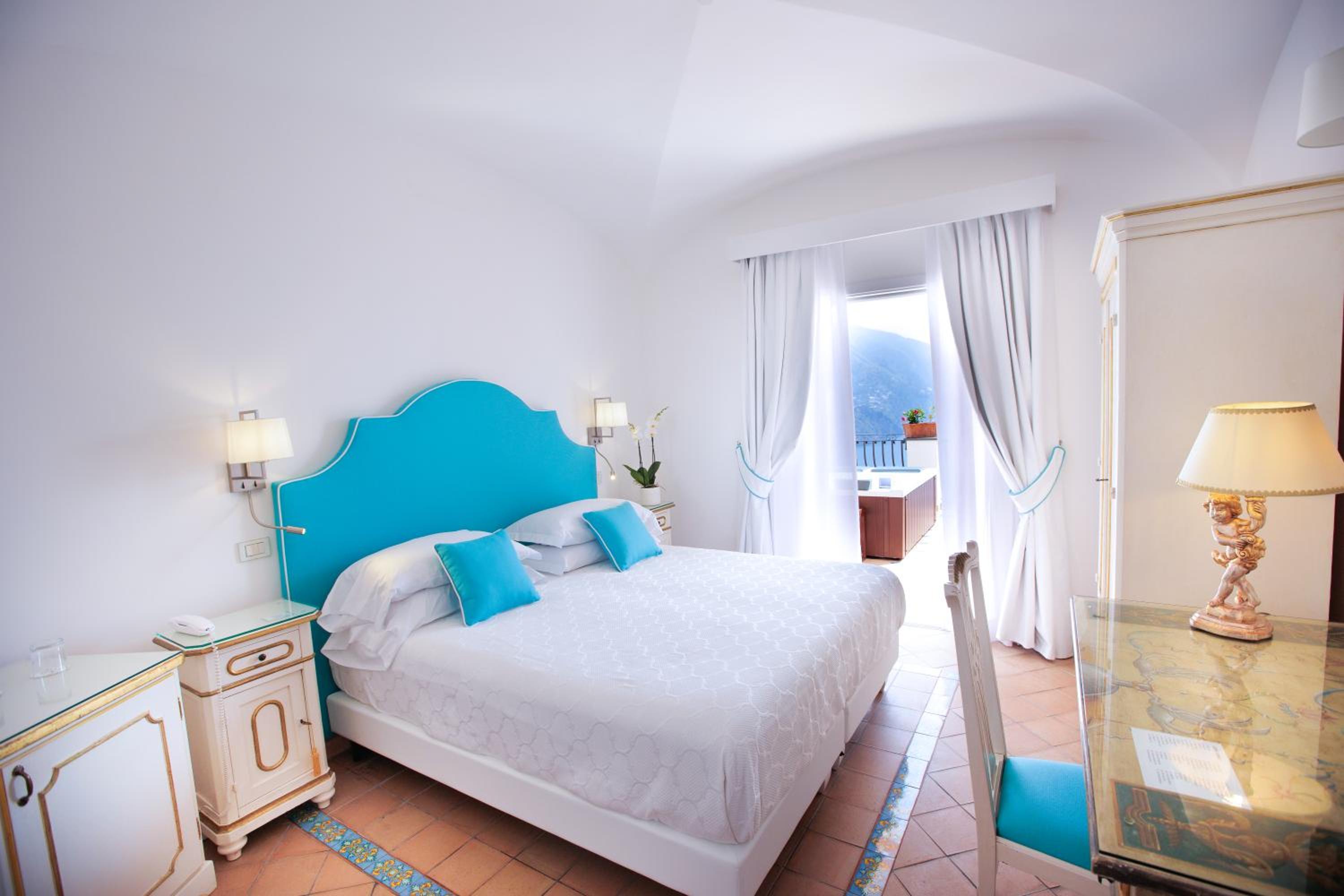 Queen Room with Outdoor Spa Bath and Large Terrace Sea View - Photo 1