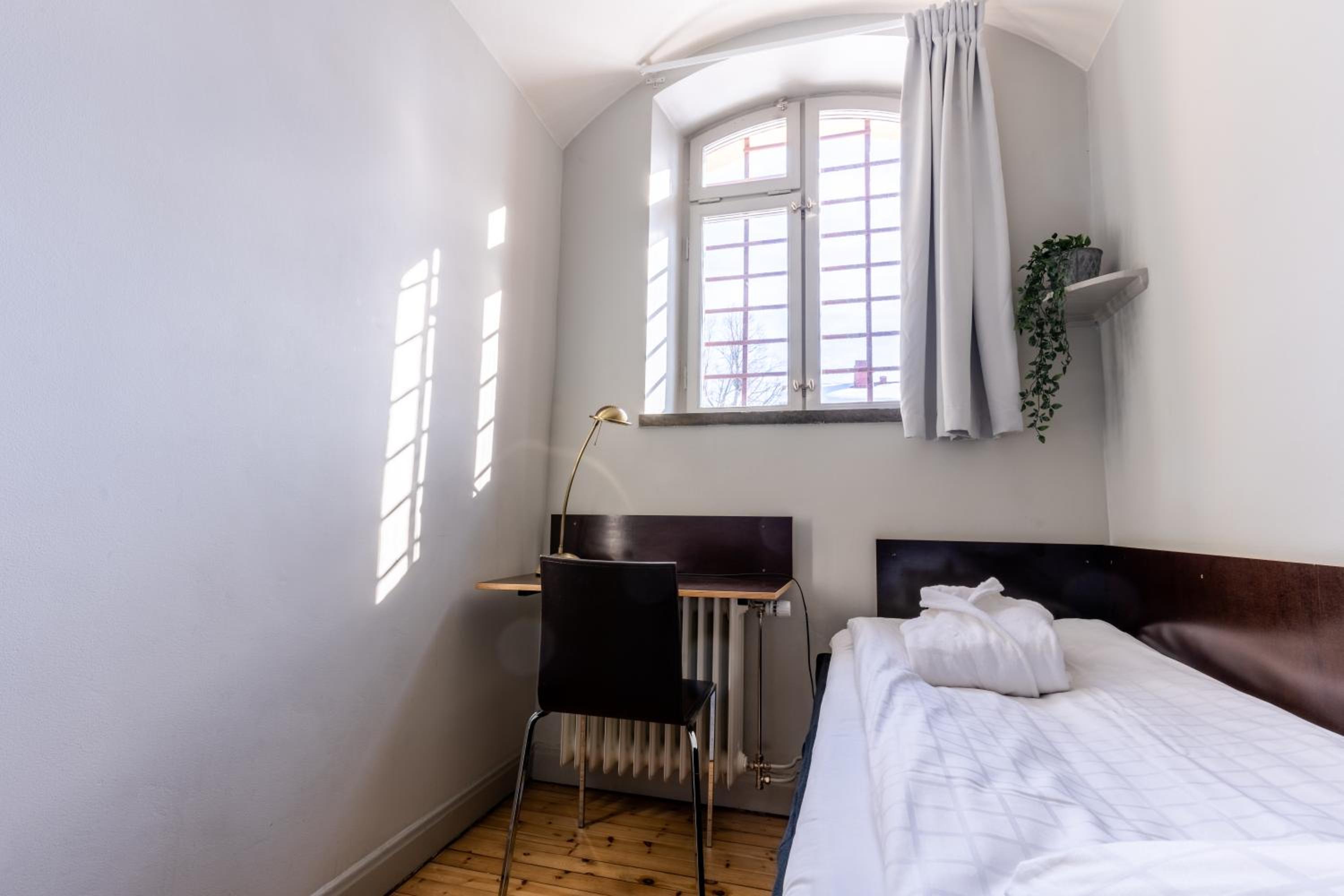 Single Room with Shared Bathroom photo 1