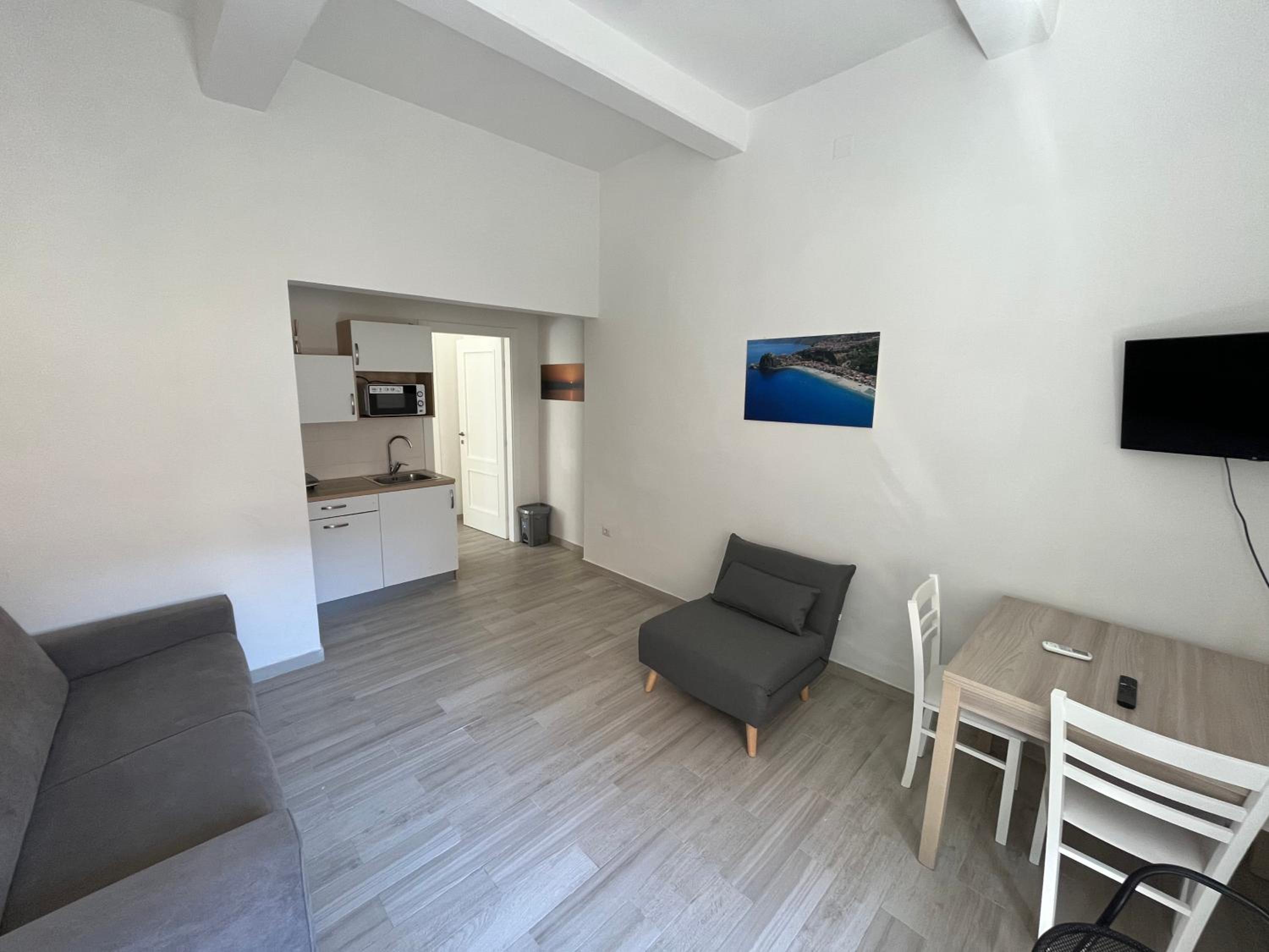One-Bedroom House photo 3