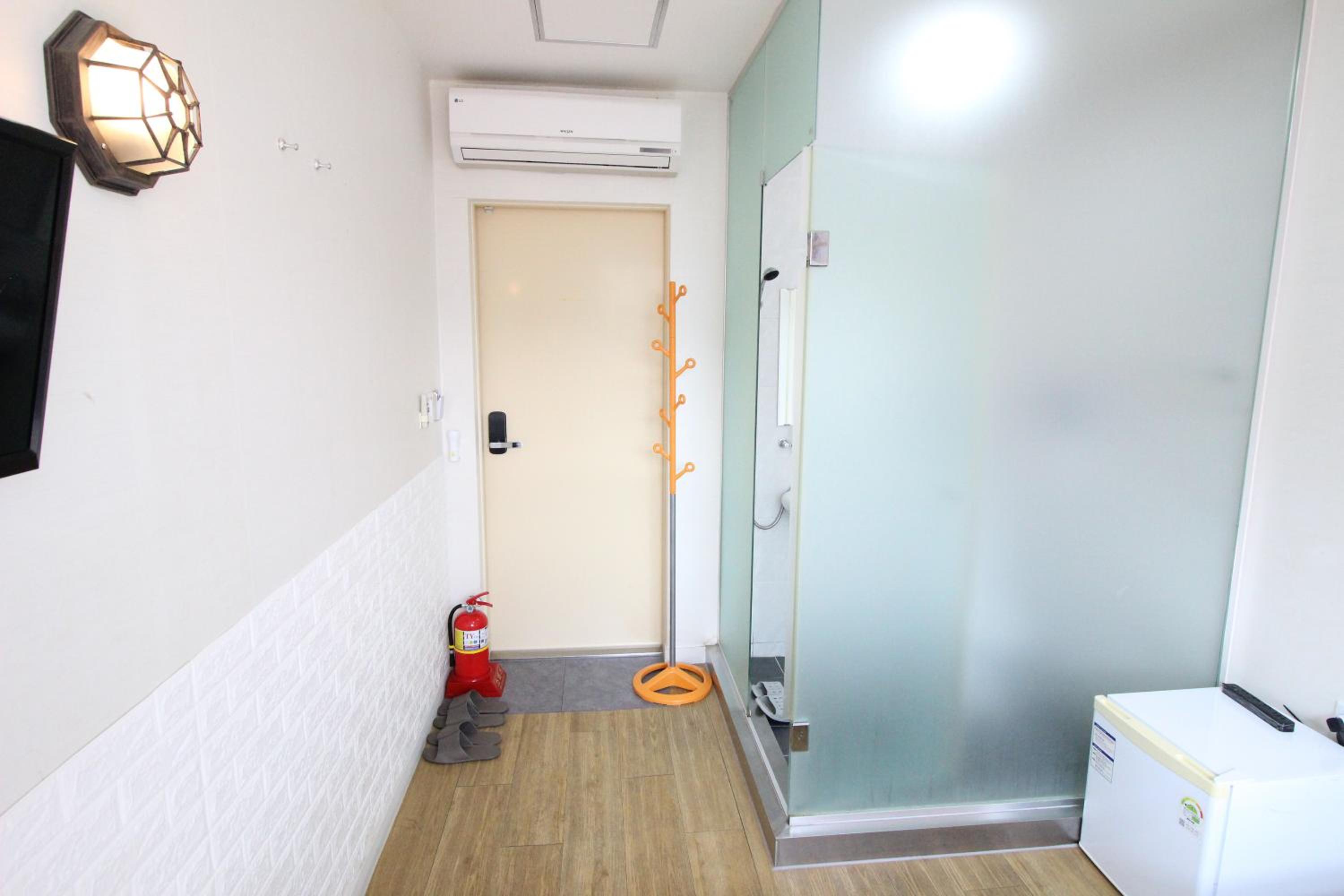 Double Room - Photo 4