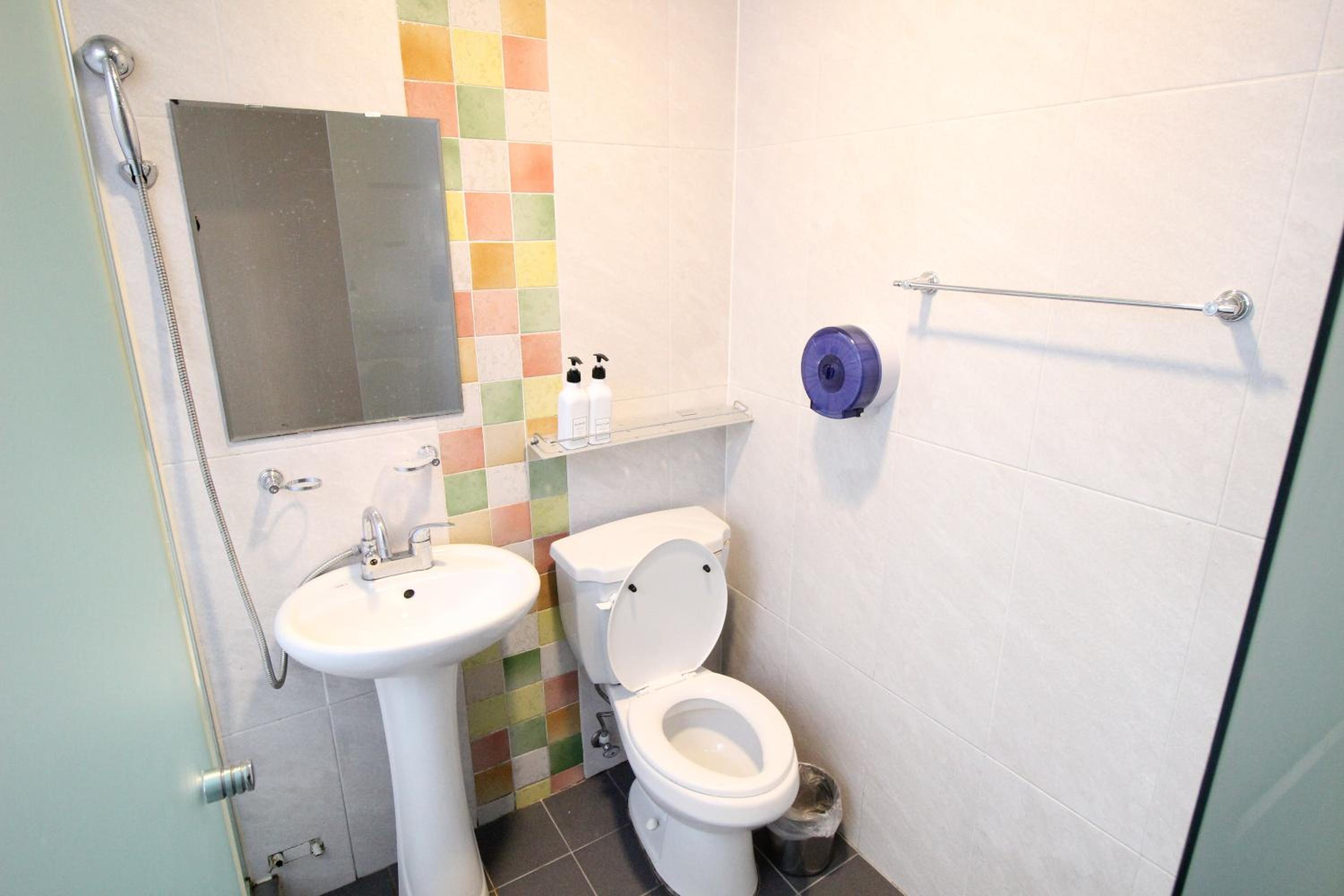 Double Room - Photo 5