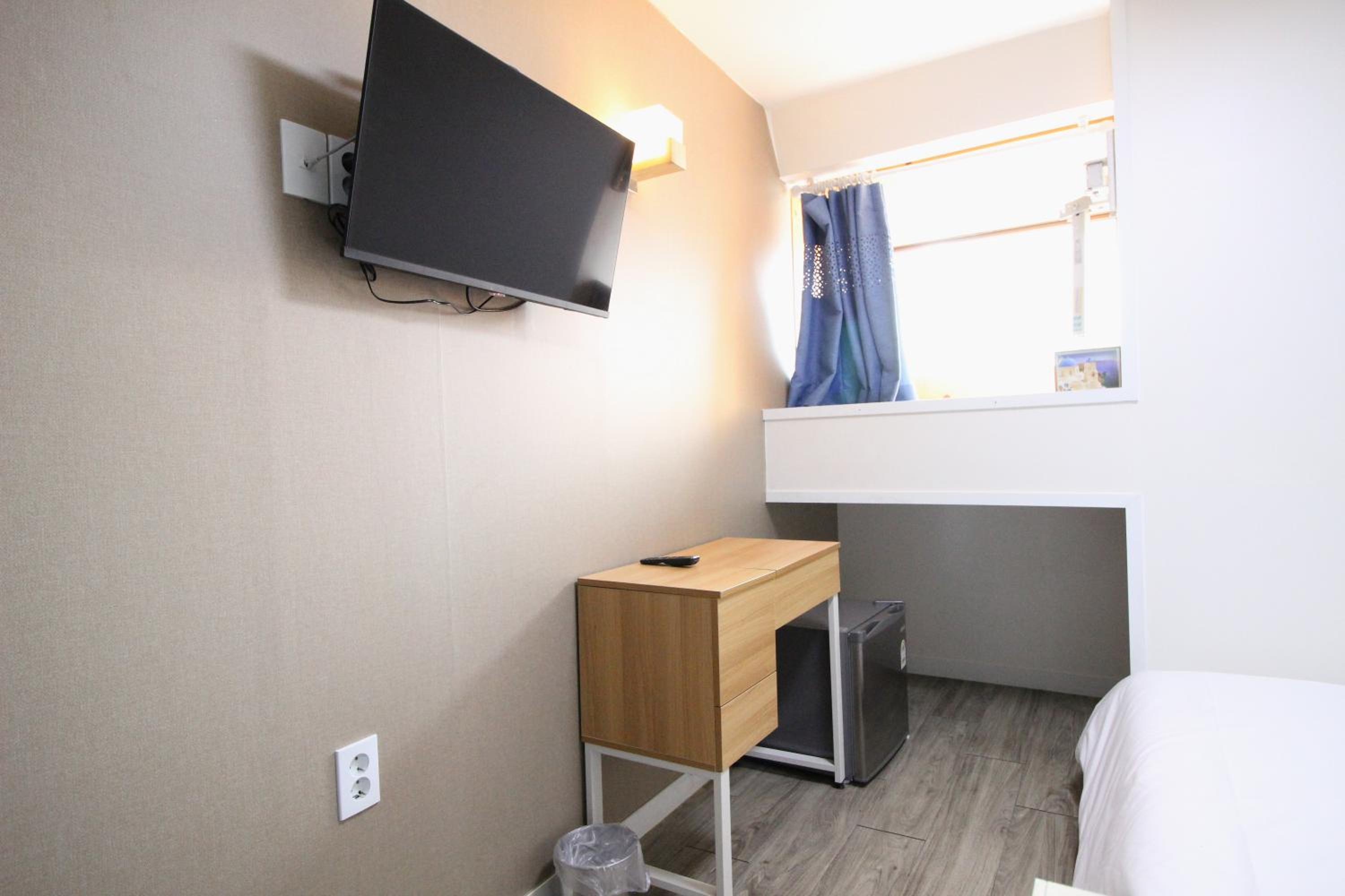 Double Room - Photo 10