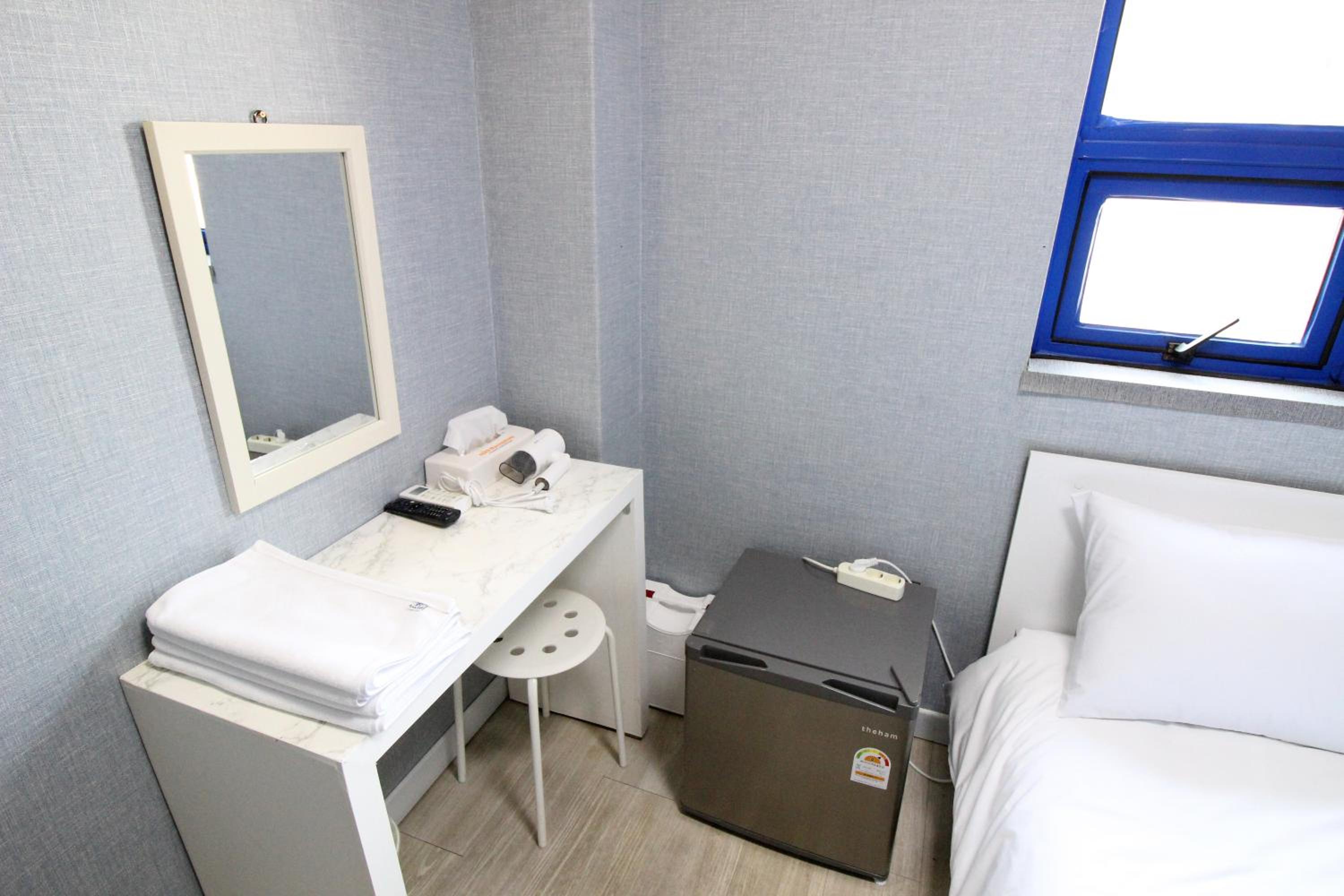 Double Room - Photo 15