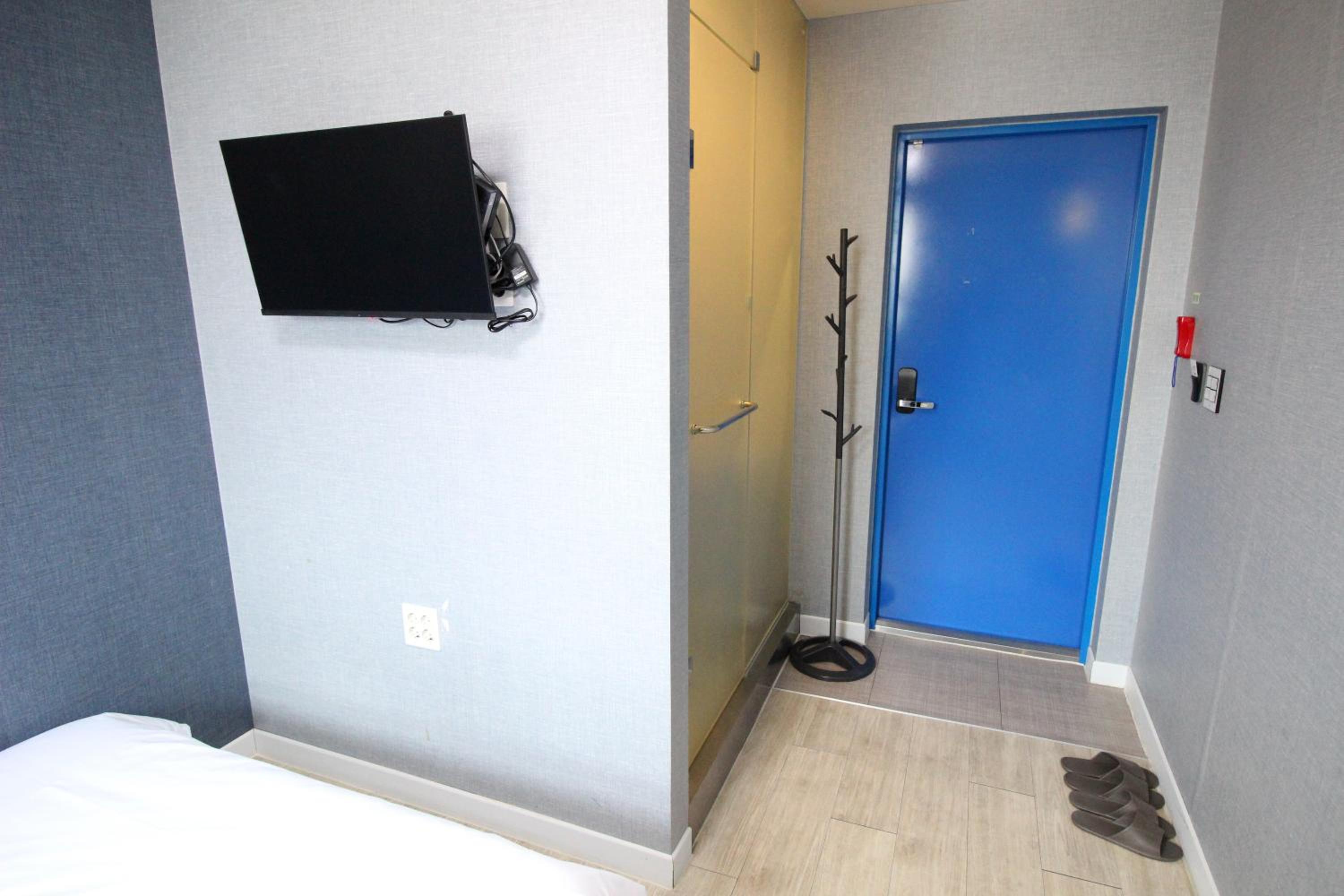 Double Room - Photo 12