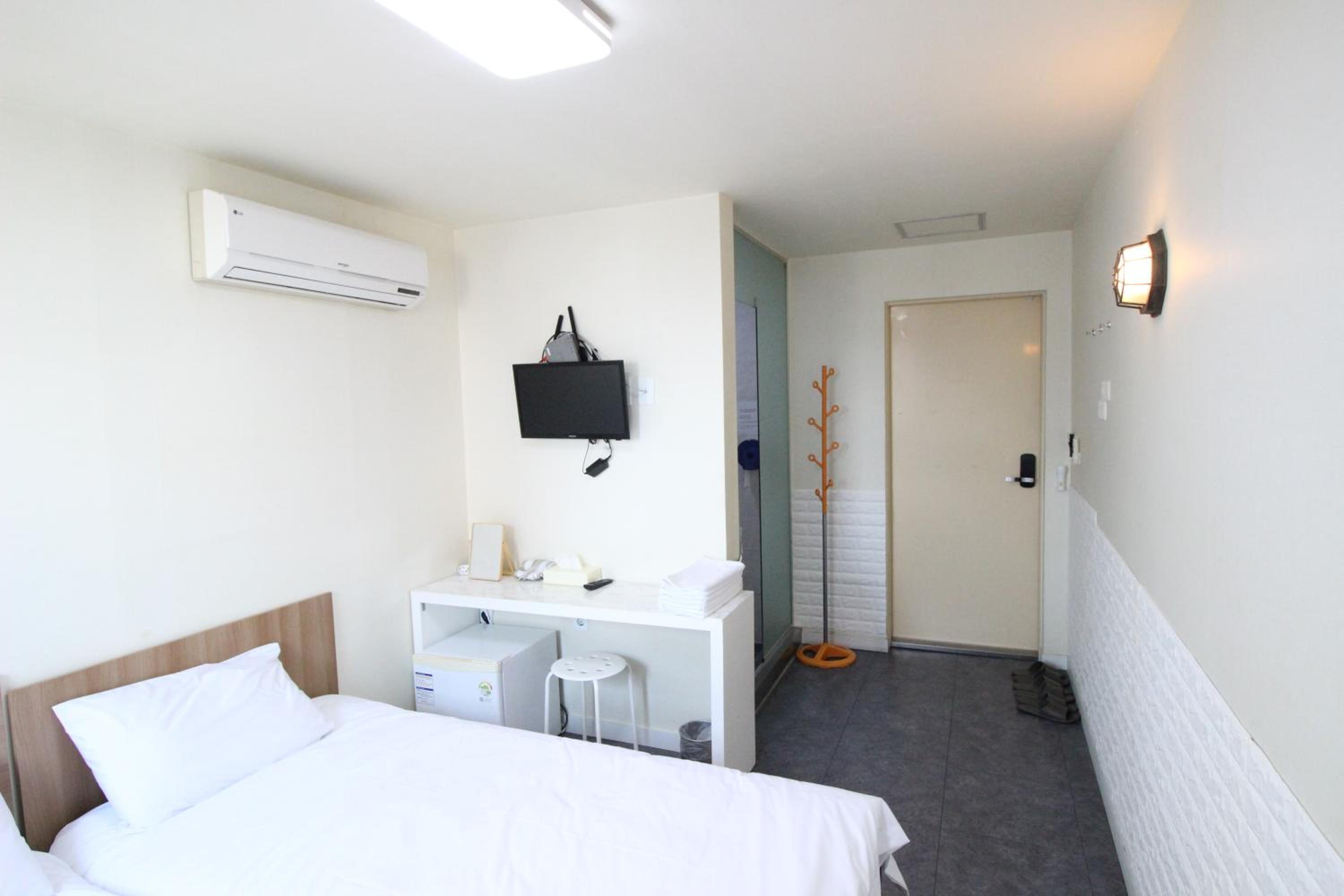 Triple Room - Photo 1