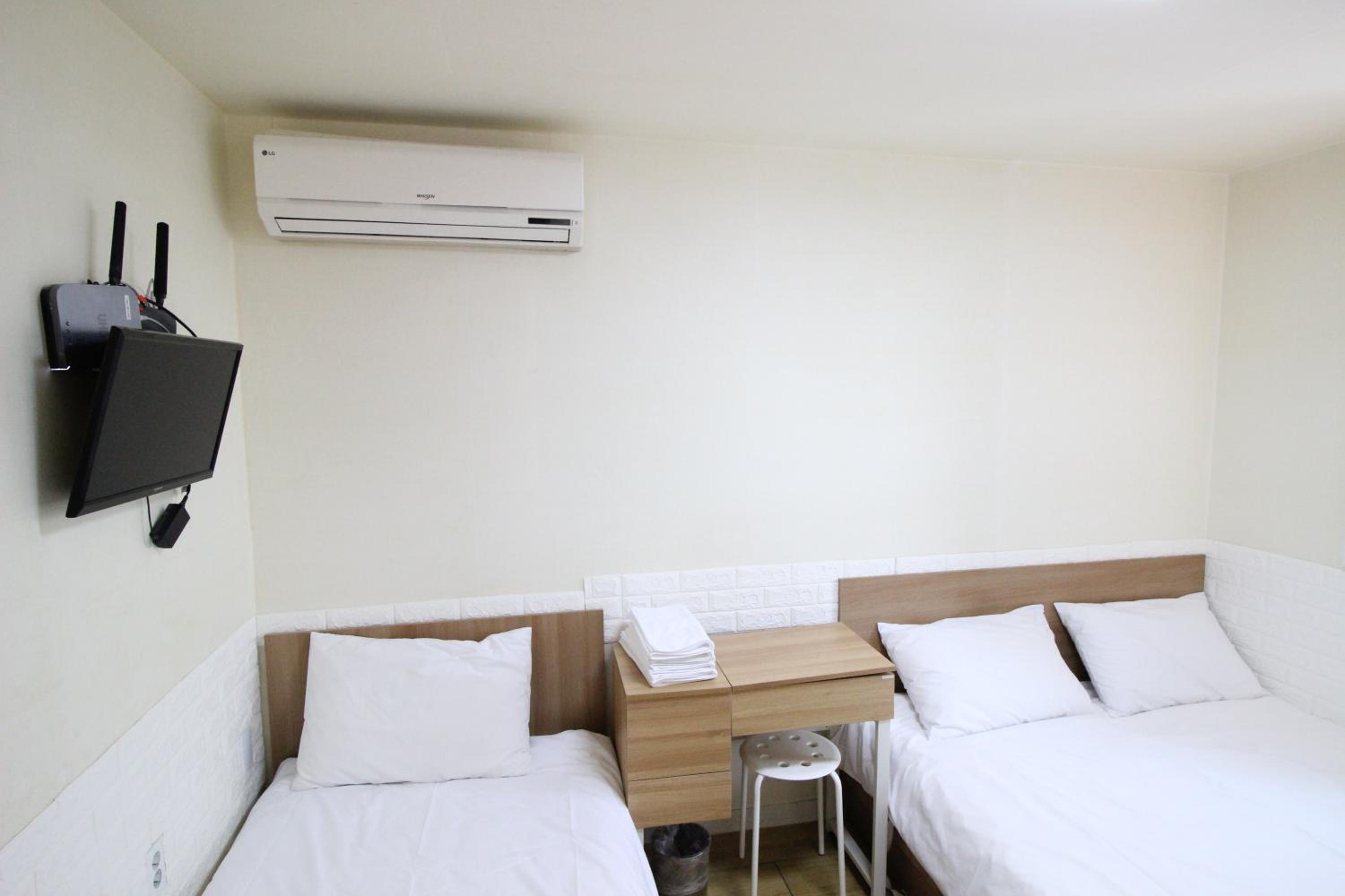 Triple Room - Photo 7