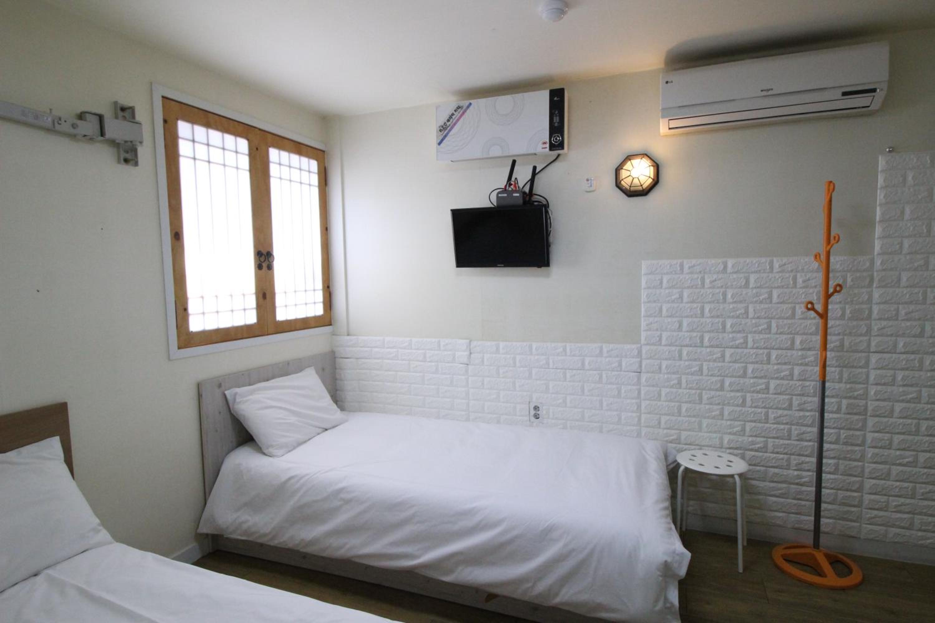 Triple Room - Photo 2