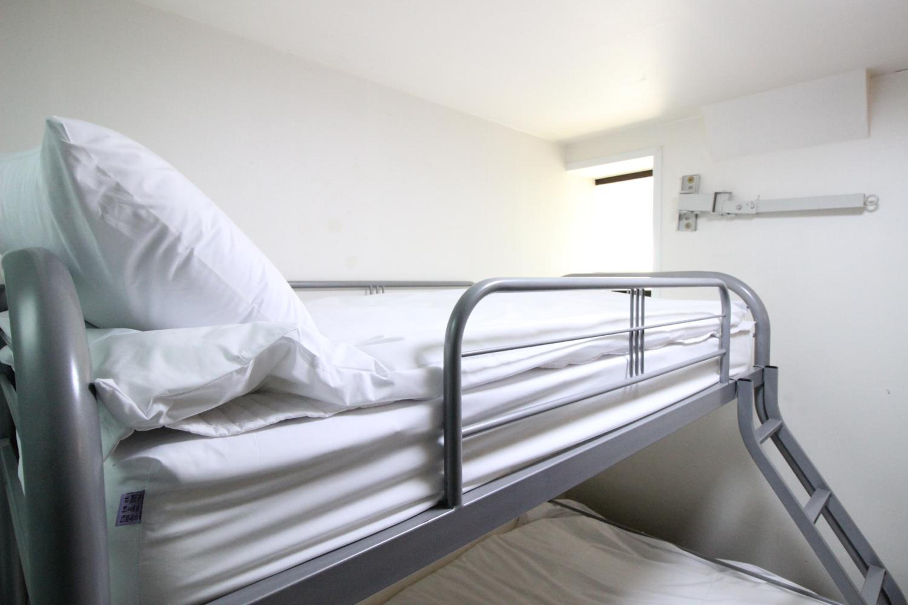 Economy Triple Room - Photo 5