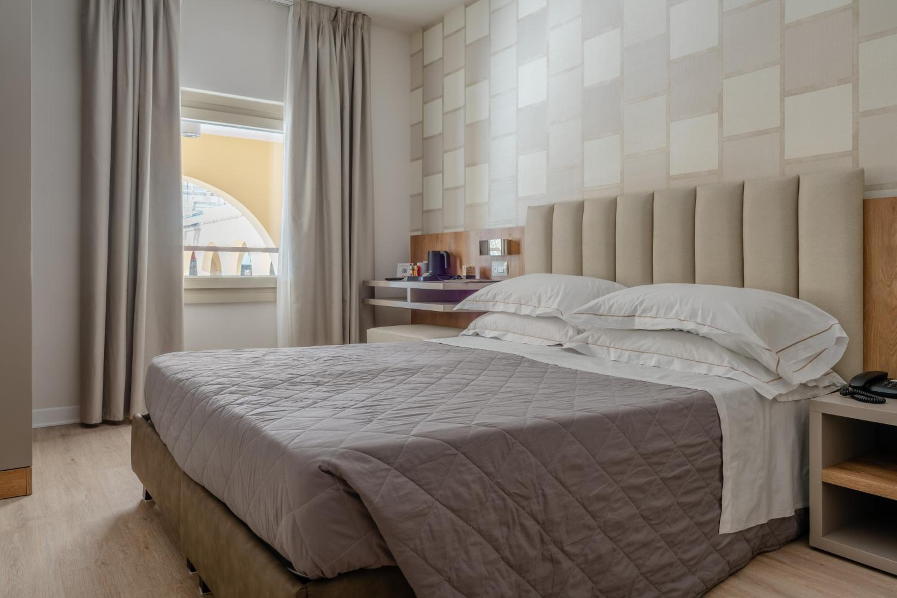 Standard Double or Twin Room - Photo 1