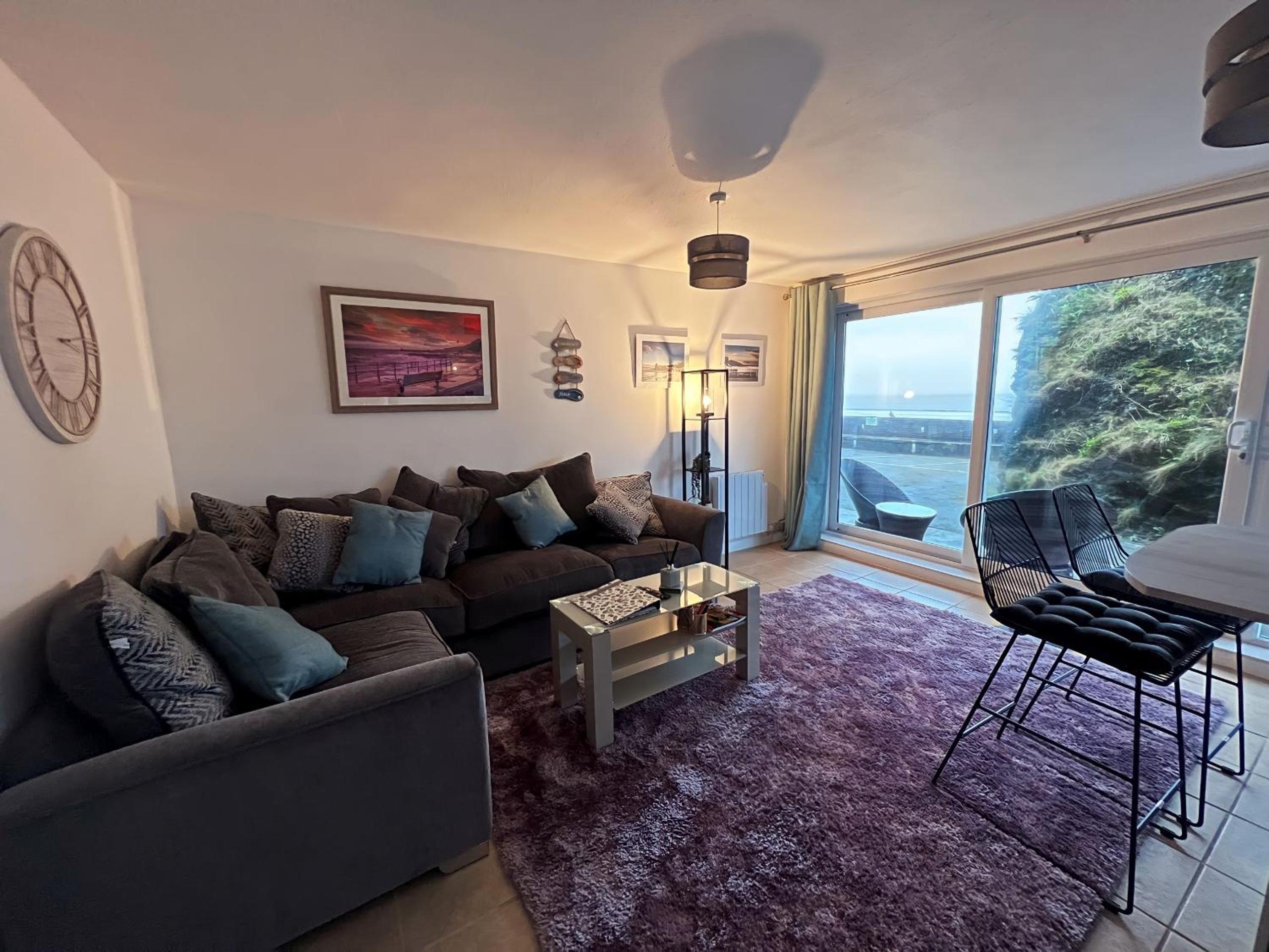 One-Bedroom Apartment with Sea View