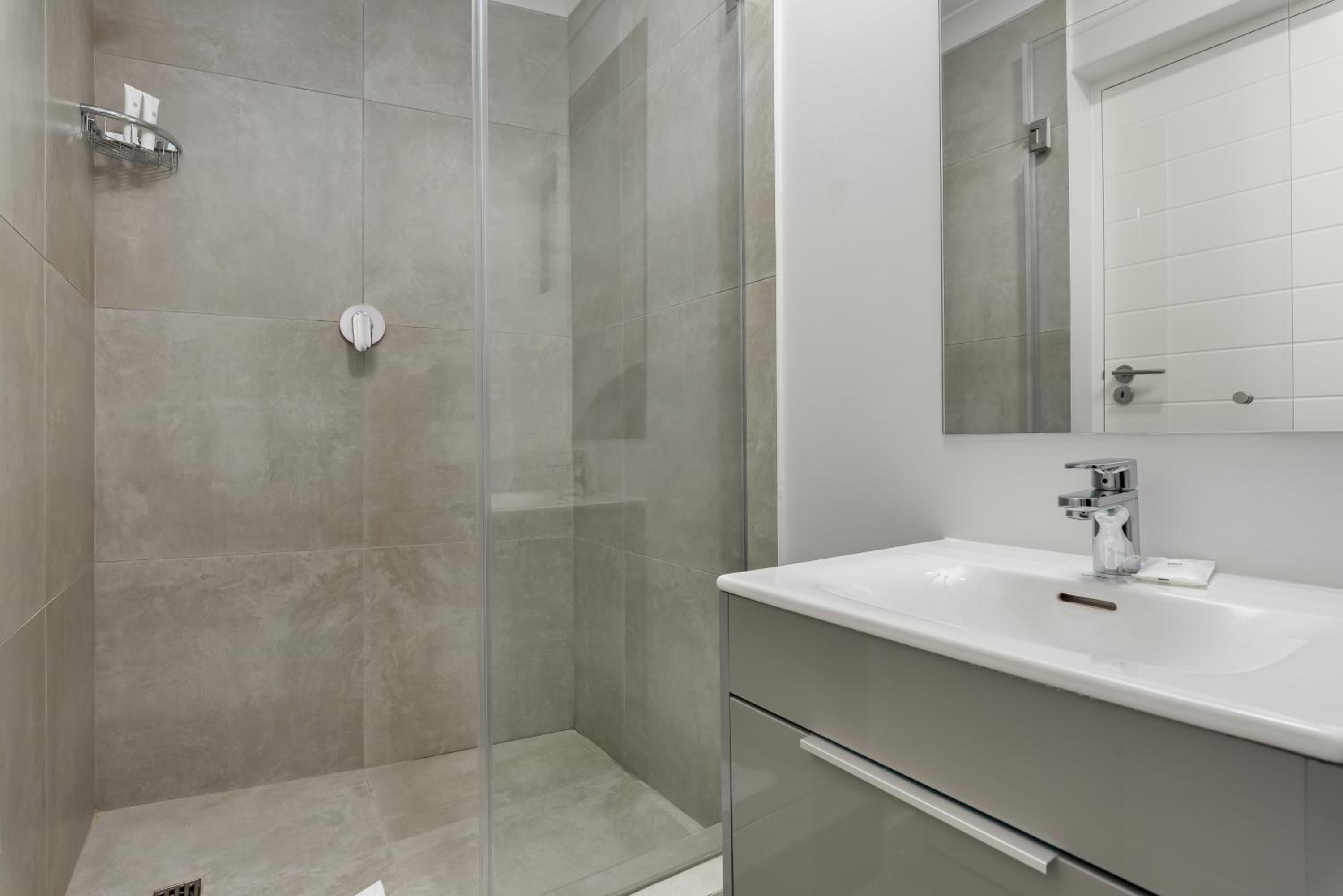 Standard One Bedroom Apartment - Photo 4