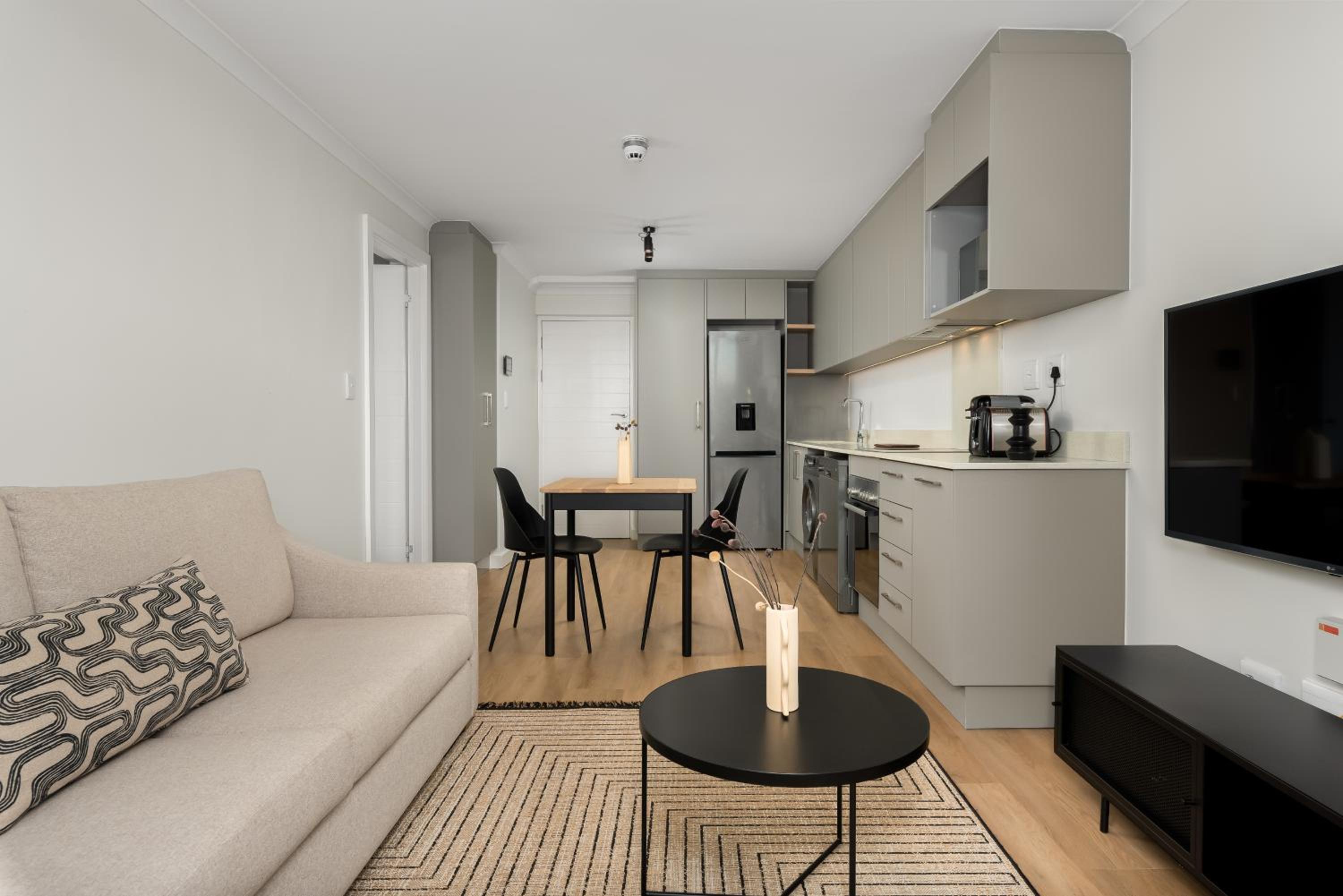 Standard One Bedroom Apartment - Photo 6