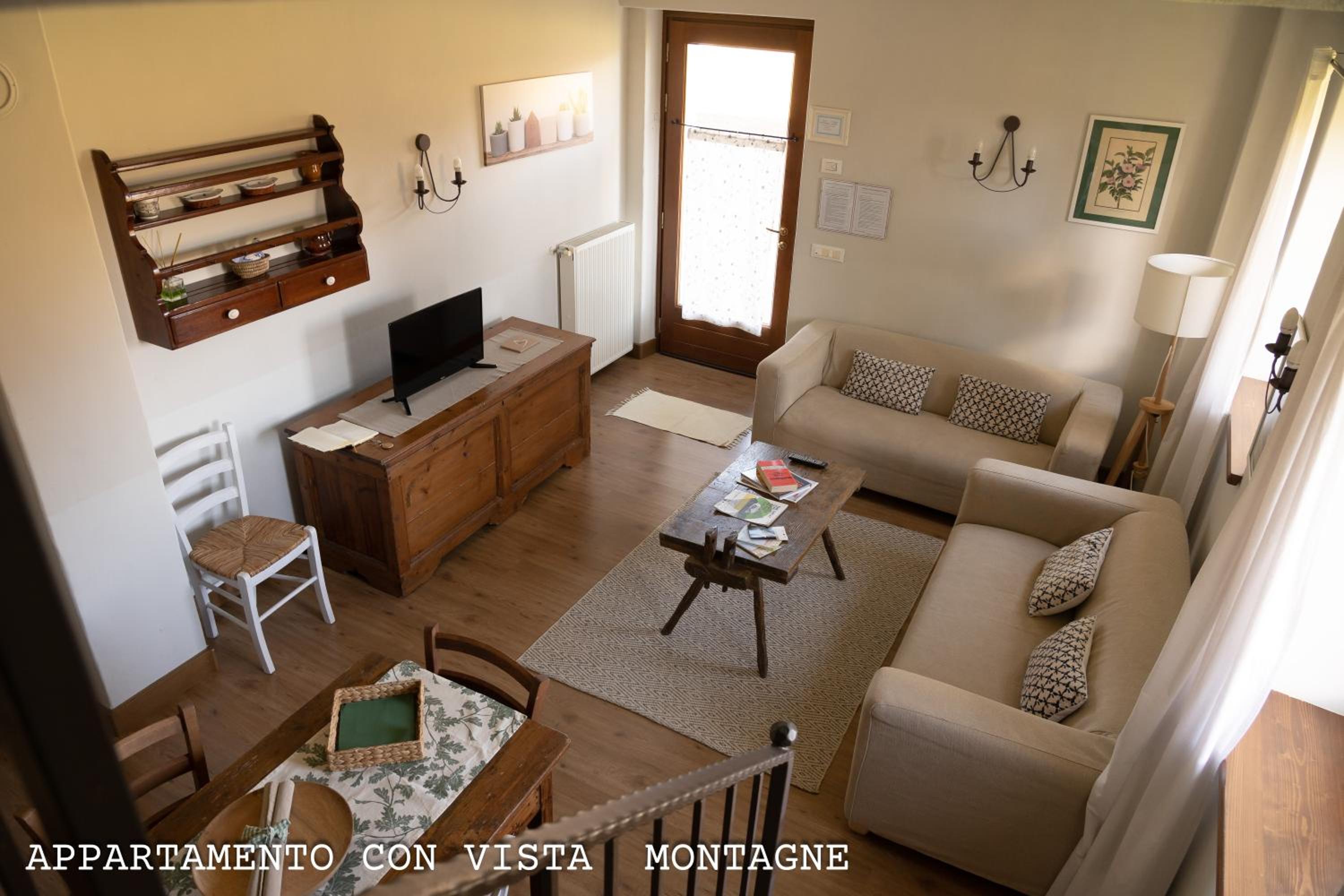 Apartment with Mountain View photo 1
