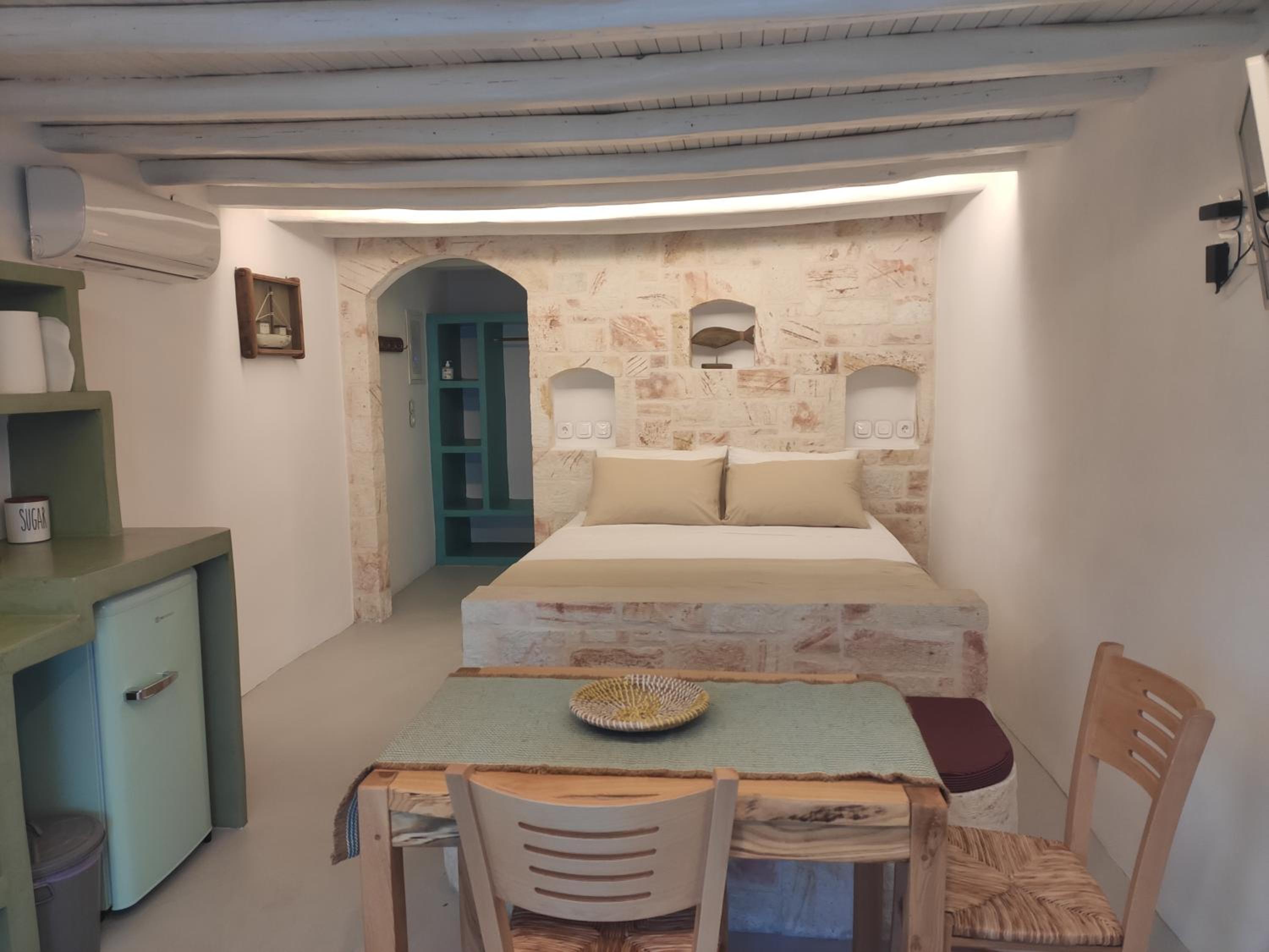 One-Bedroom House photo 1