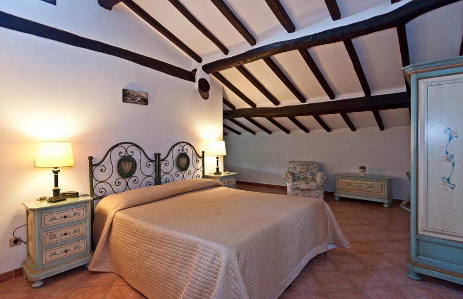 Classic Double or Twin Room - Photo 9