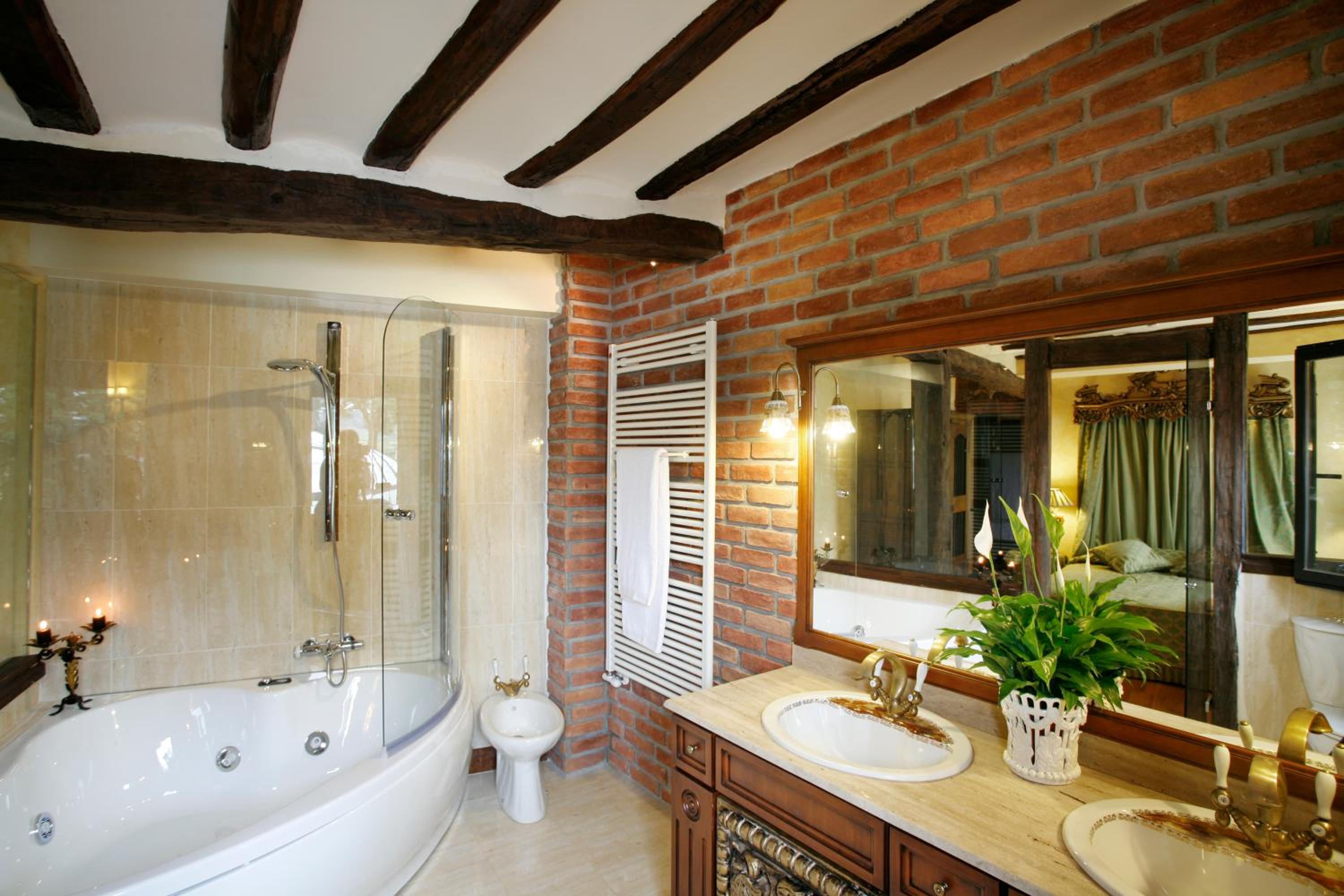 Suite - Photo 9