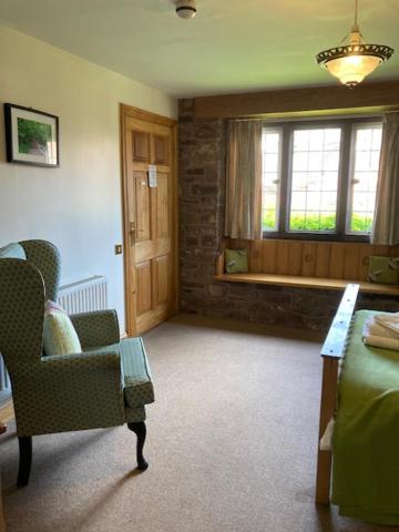 Double Room - Disability Access (Pet Friendly) photo 2