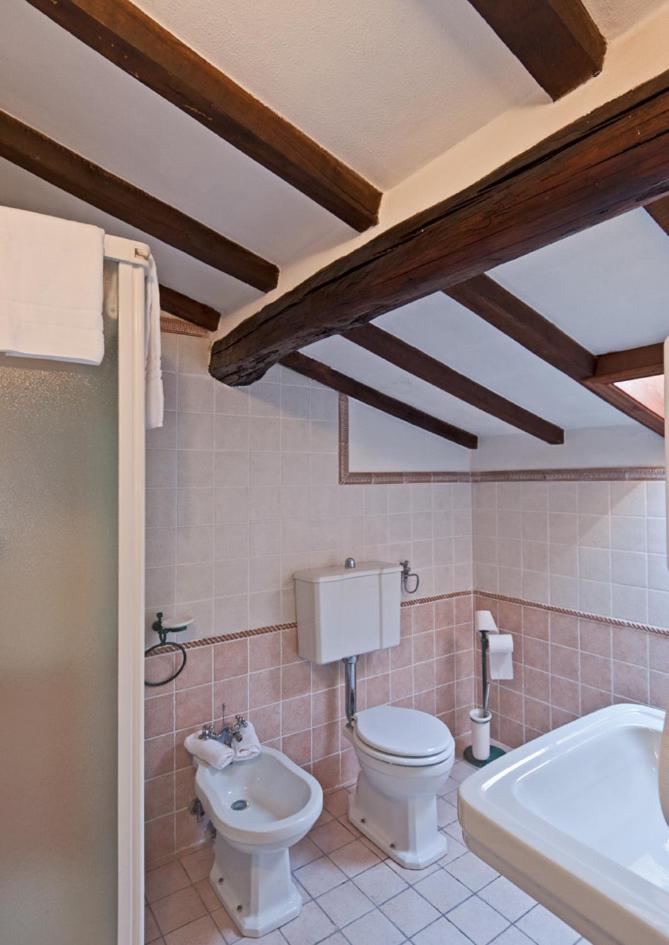 Quadruple Room - Photo 8
