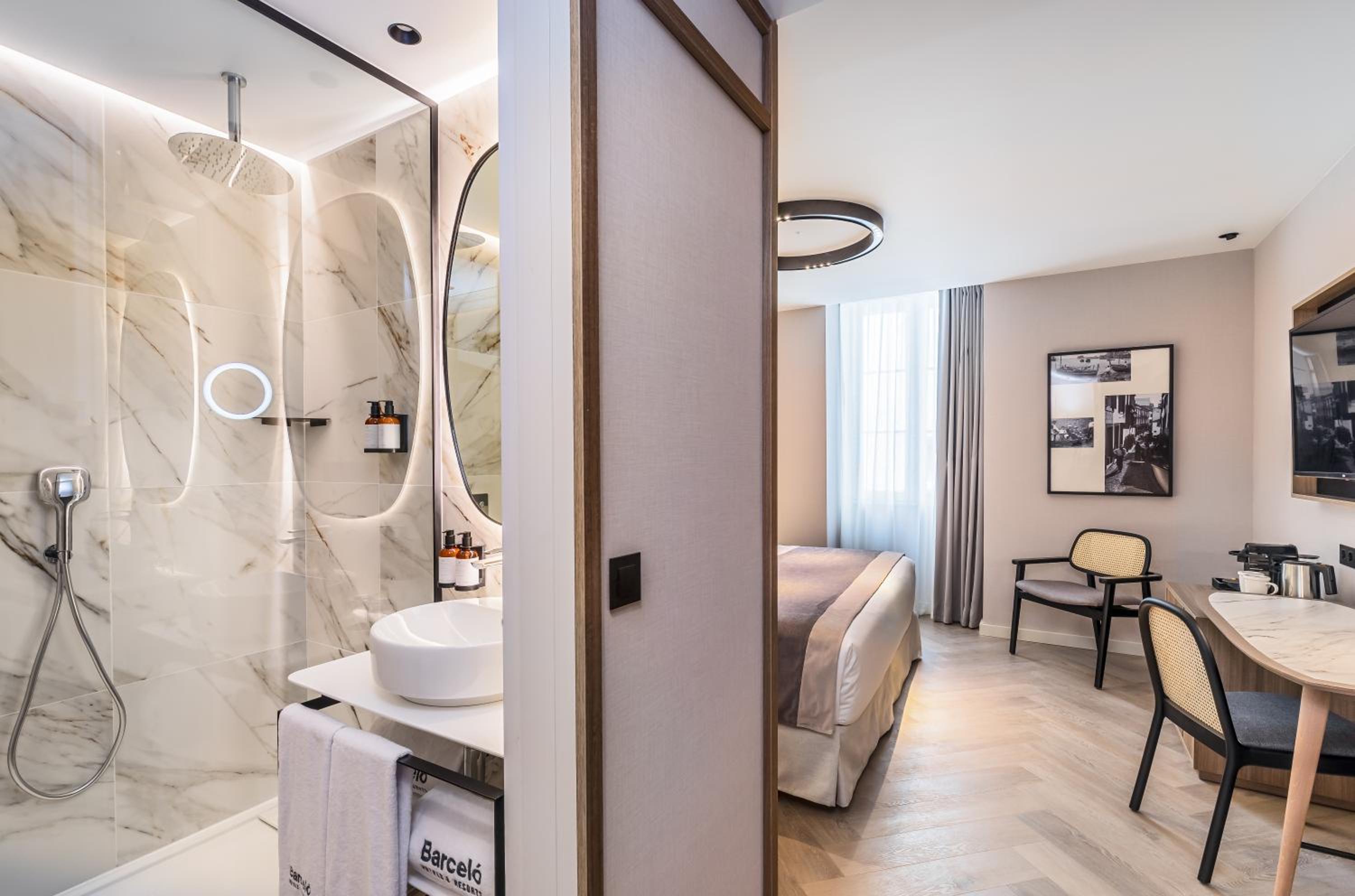 Deluxe Double or Twin Room - Photo 3
