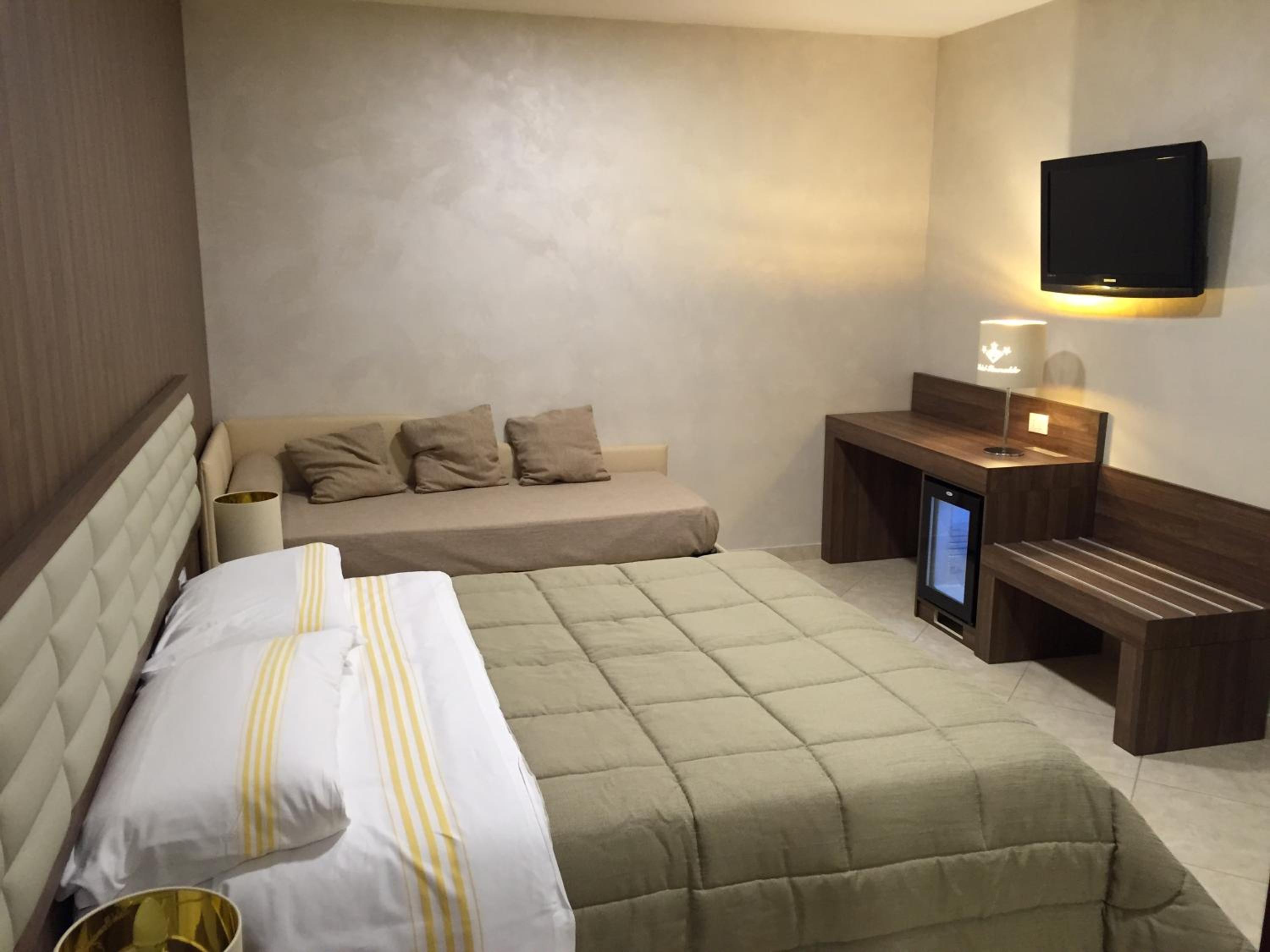 Triple Room - Photo 8