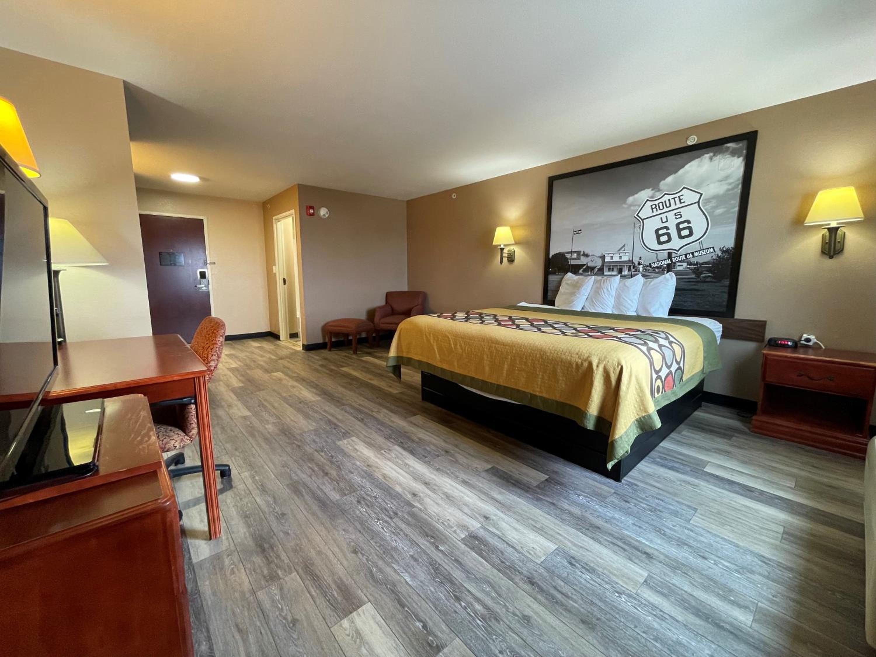 King Room - Pet Friendly/Non-Smoking - Photo 4