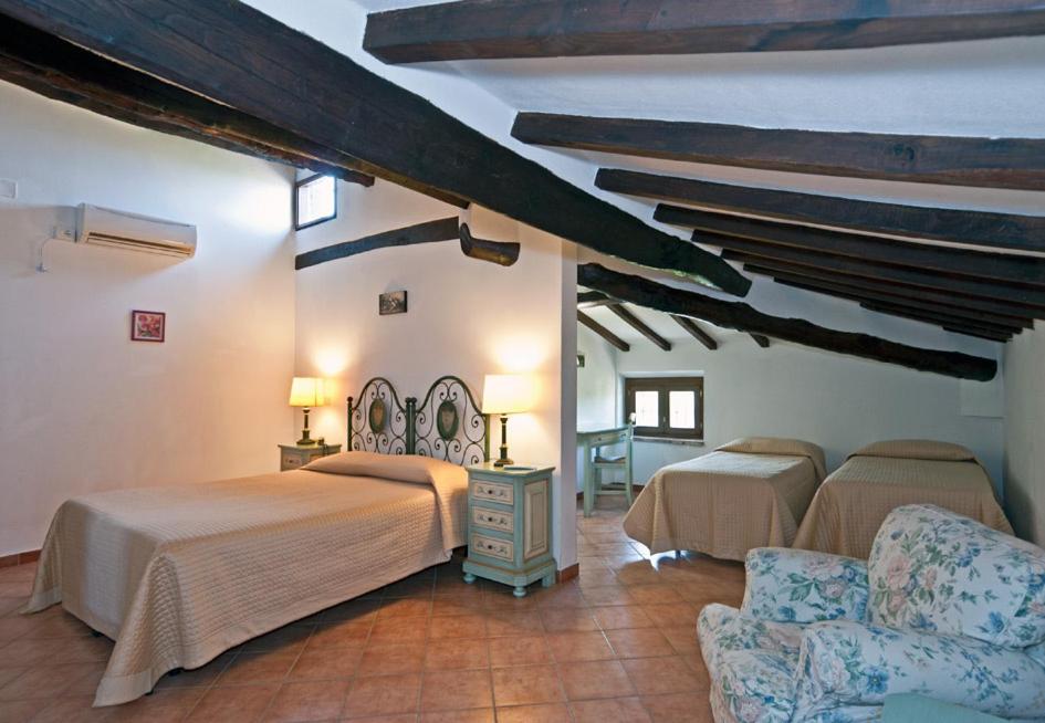 Quadruple Room - Photo 15