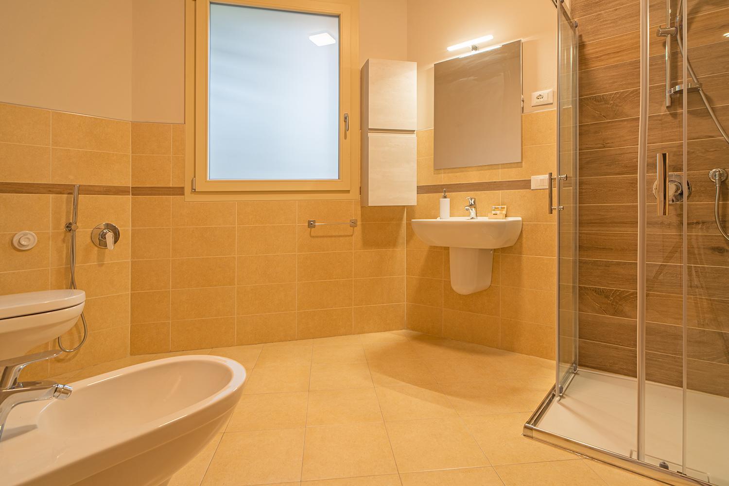 Twin Room with Balcony - Photo 5