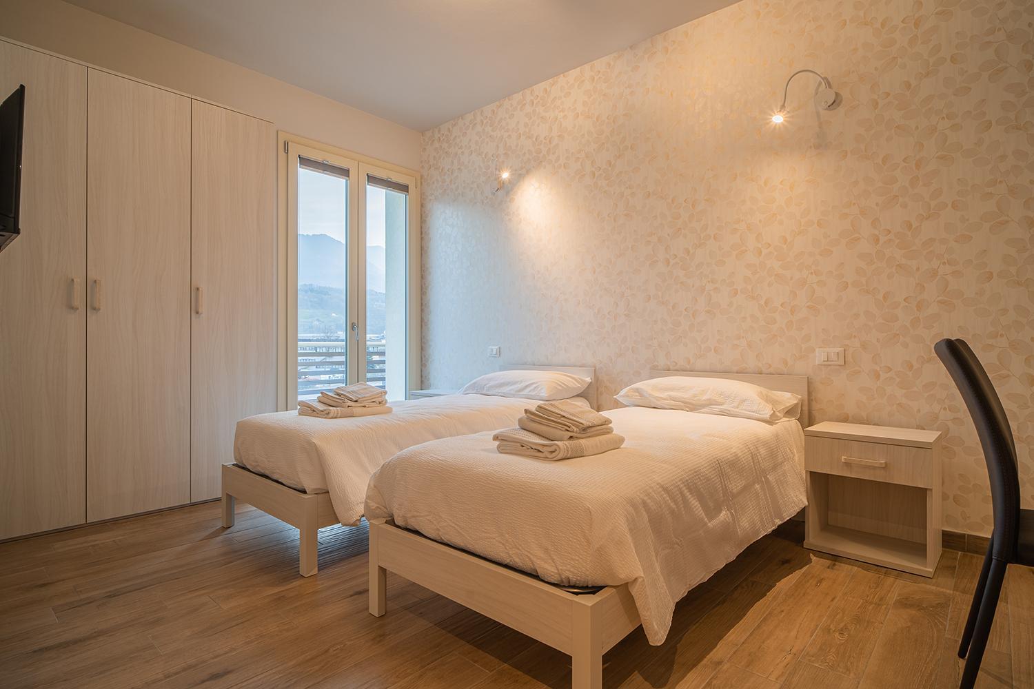 Twin Room with Balcony - Photo 1