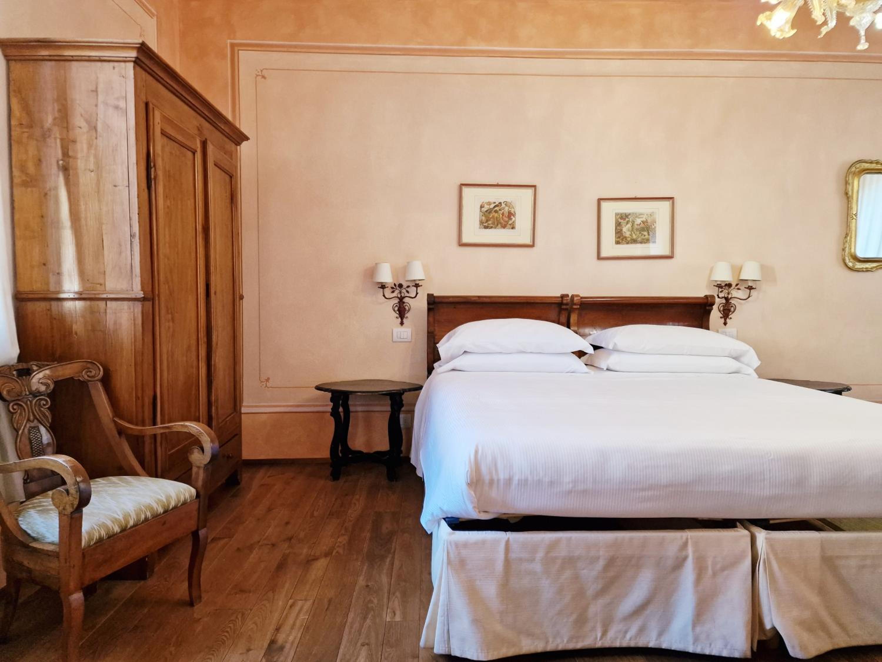 Double or Twin Room with Private Bathroom photo 1