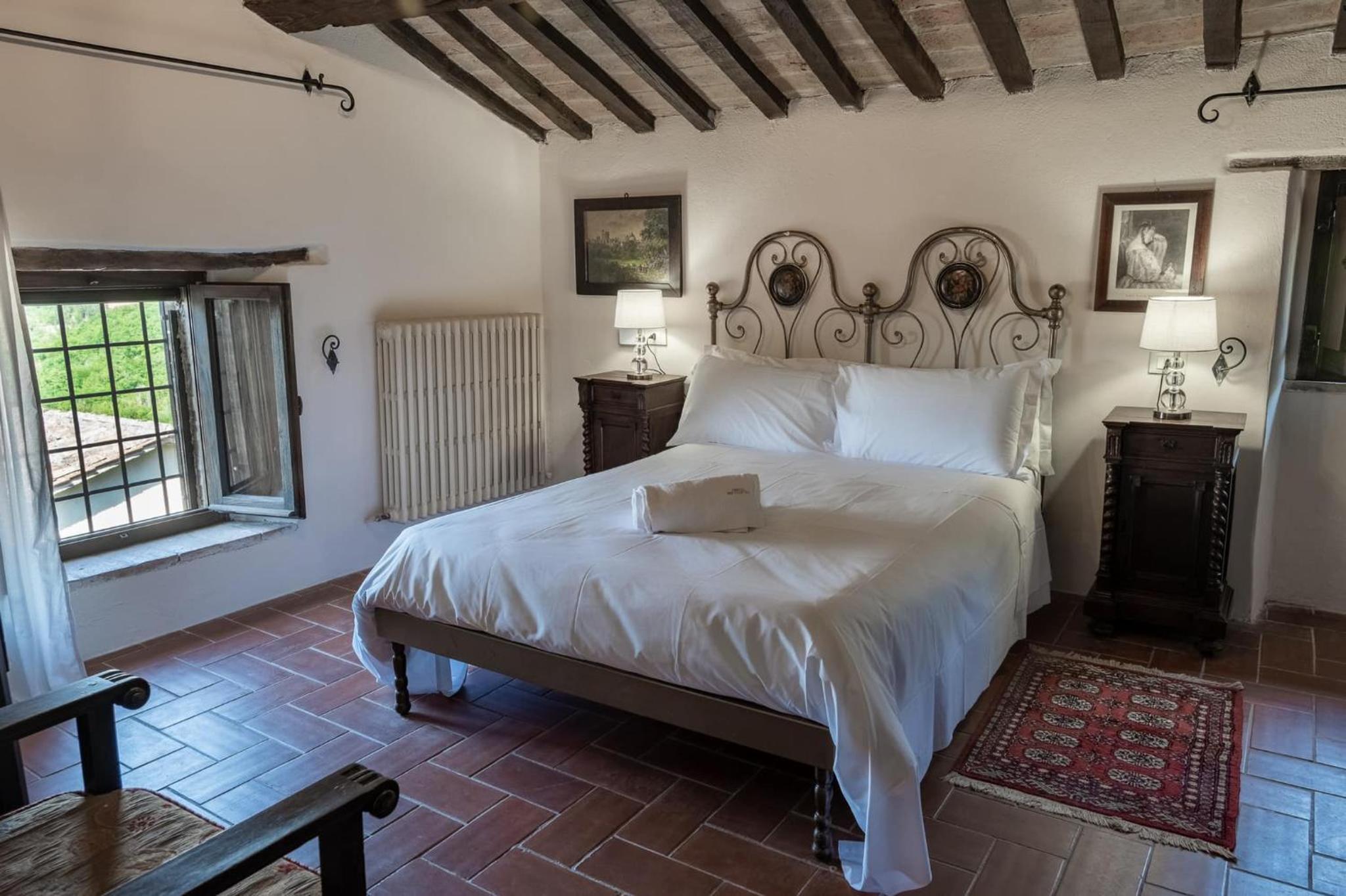 Suite - Photo 1