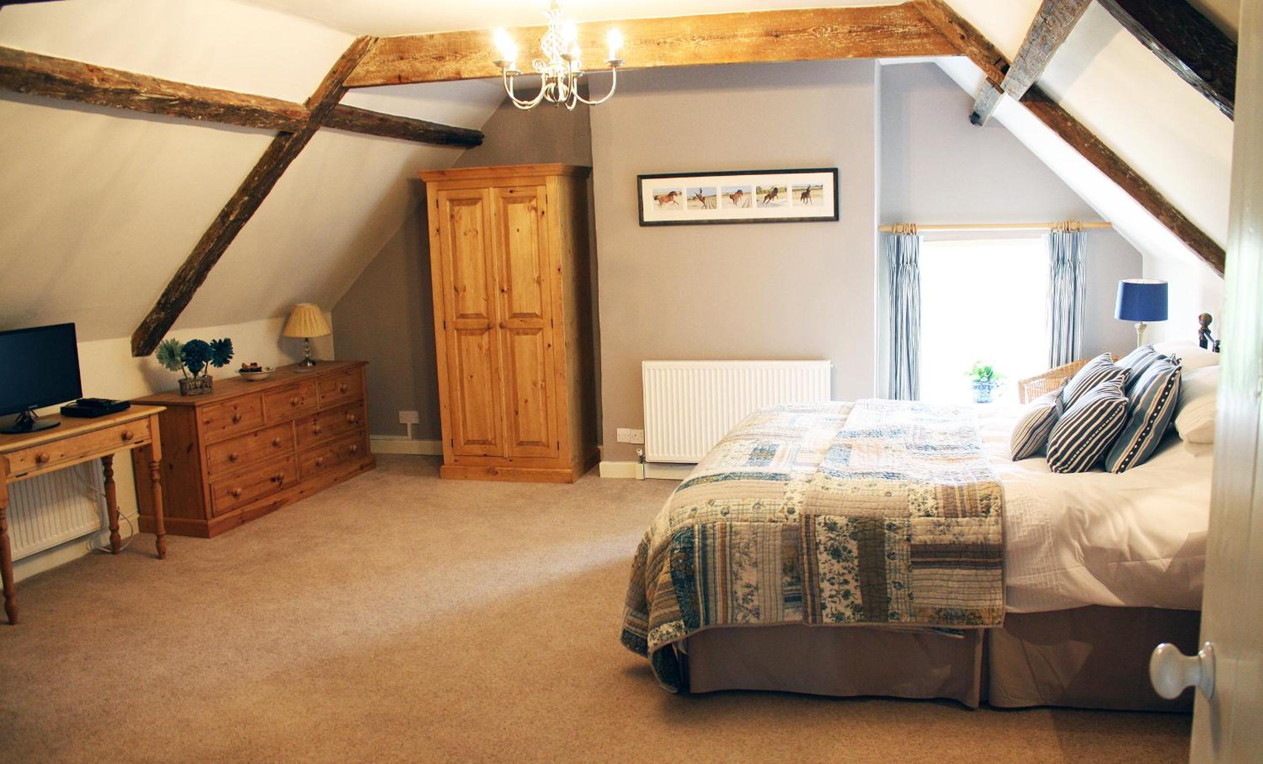 Superior Family Room photo 1