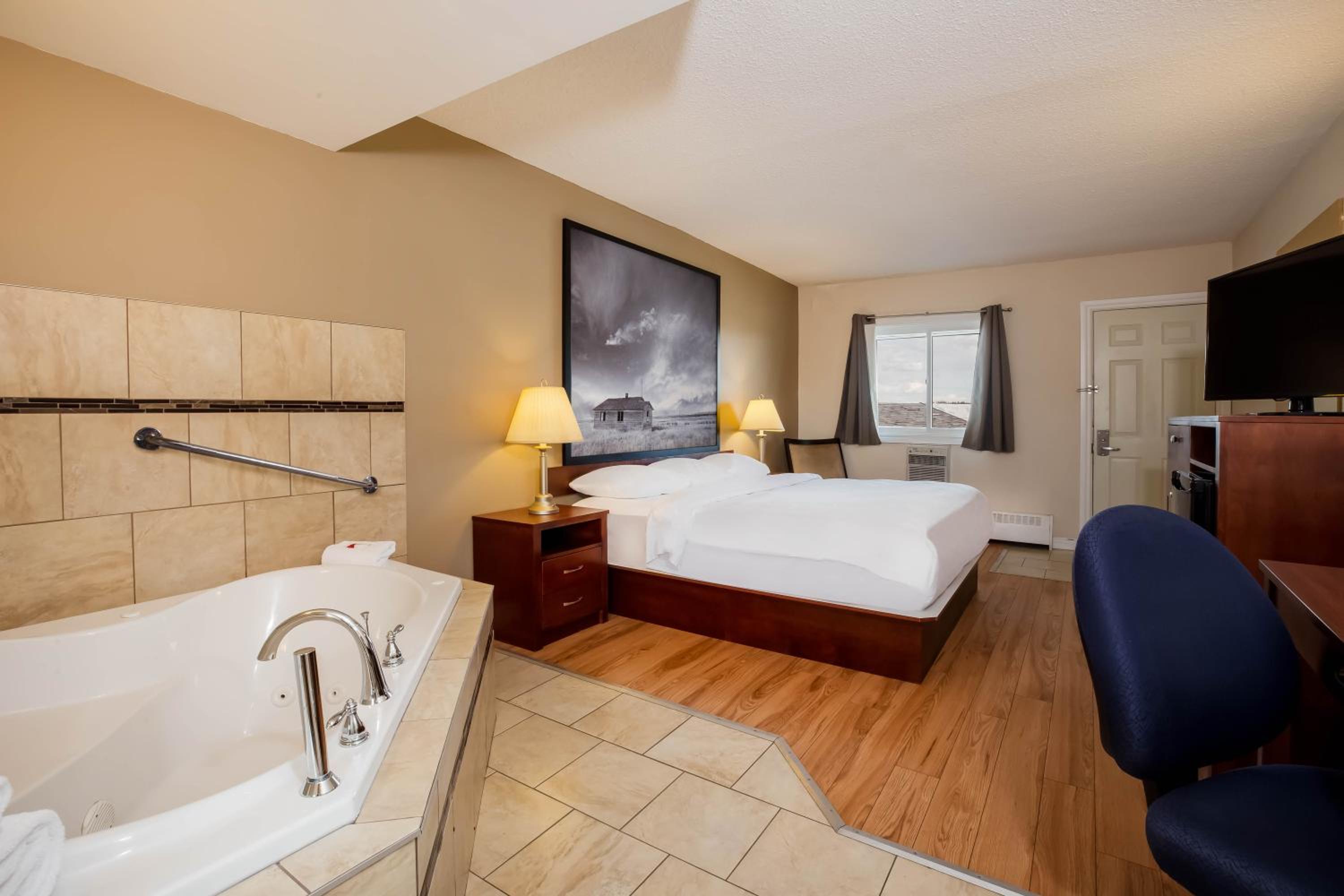 King Room - Disability Access/Non-Smoking photo 3