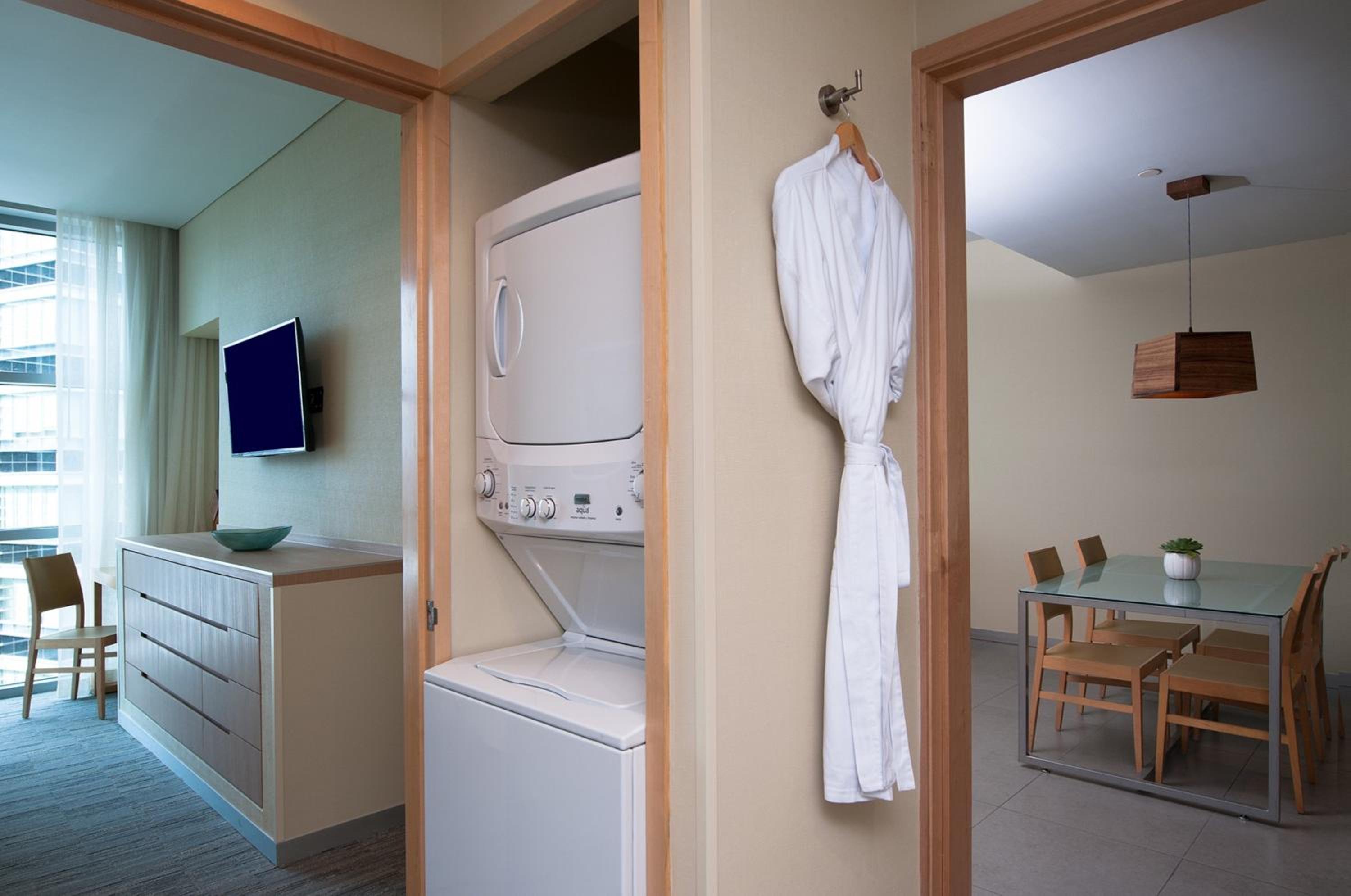Executive Suite - Photo 7