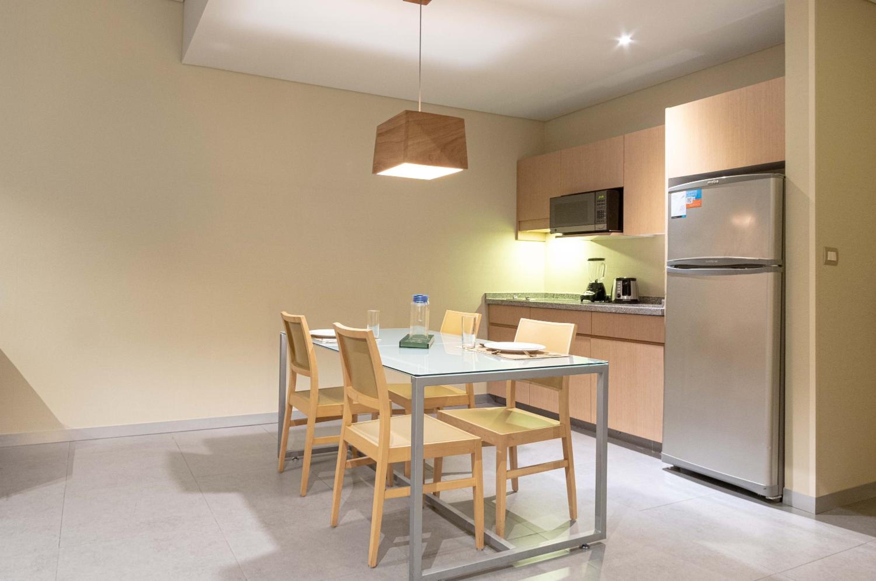 Executive Suite - Photo 6