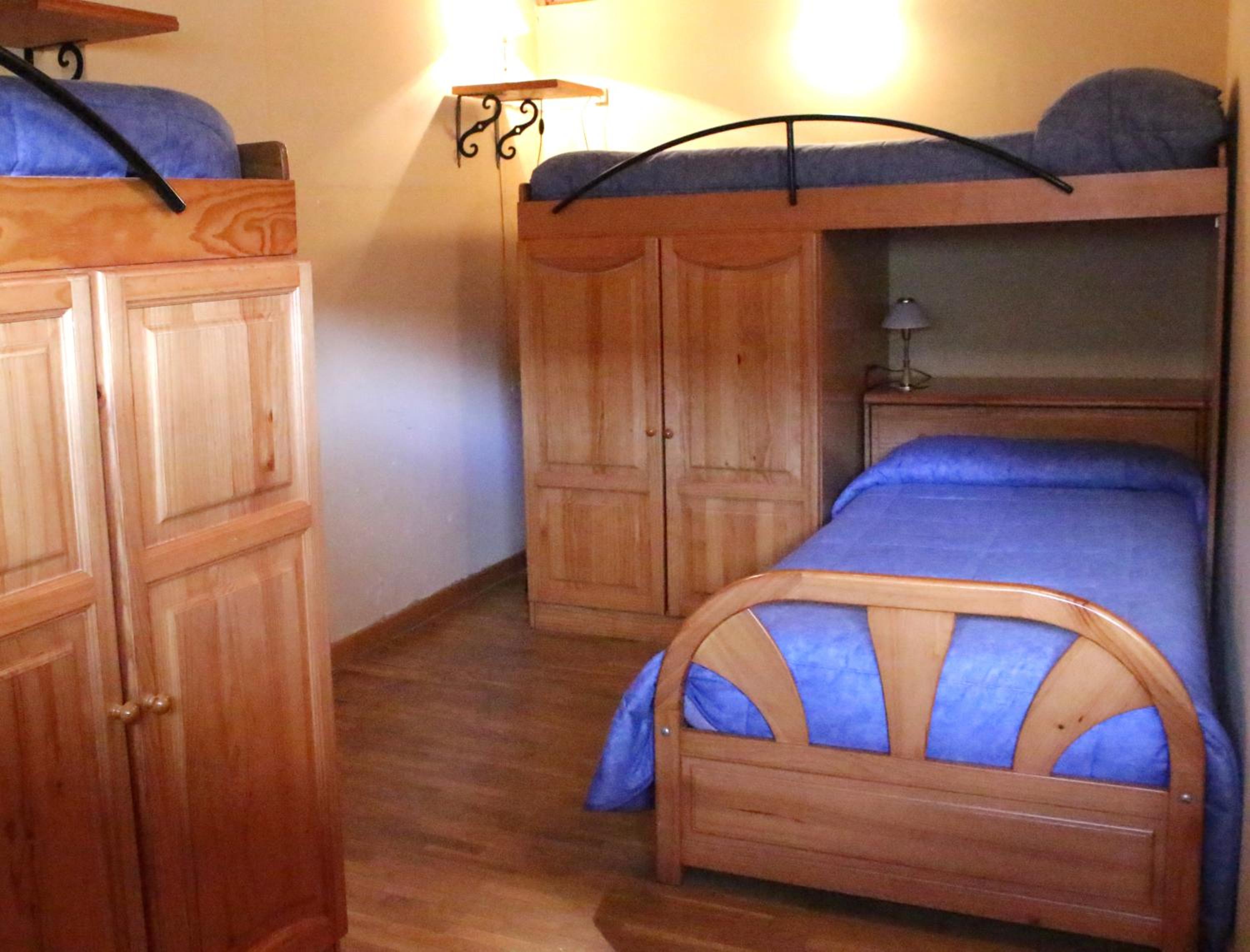 Quadruple Room with Shared Bathroom photo 2