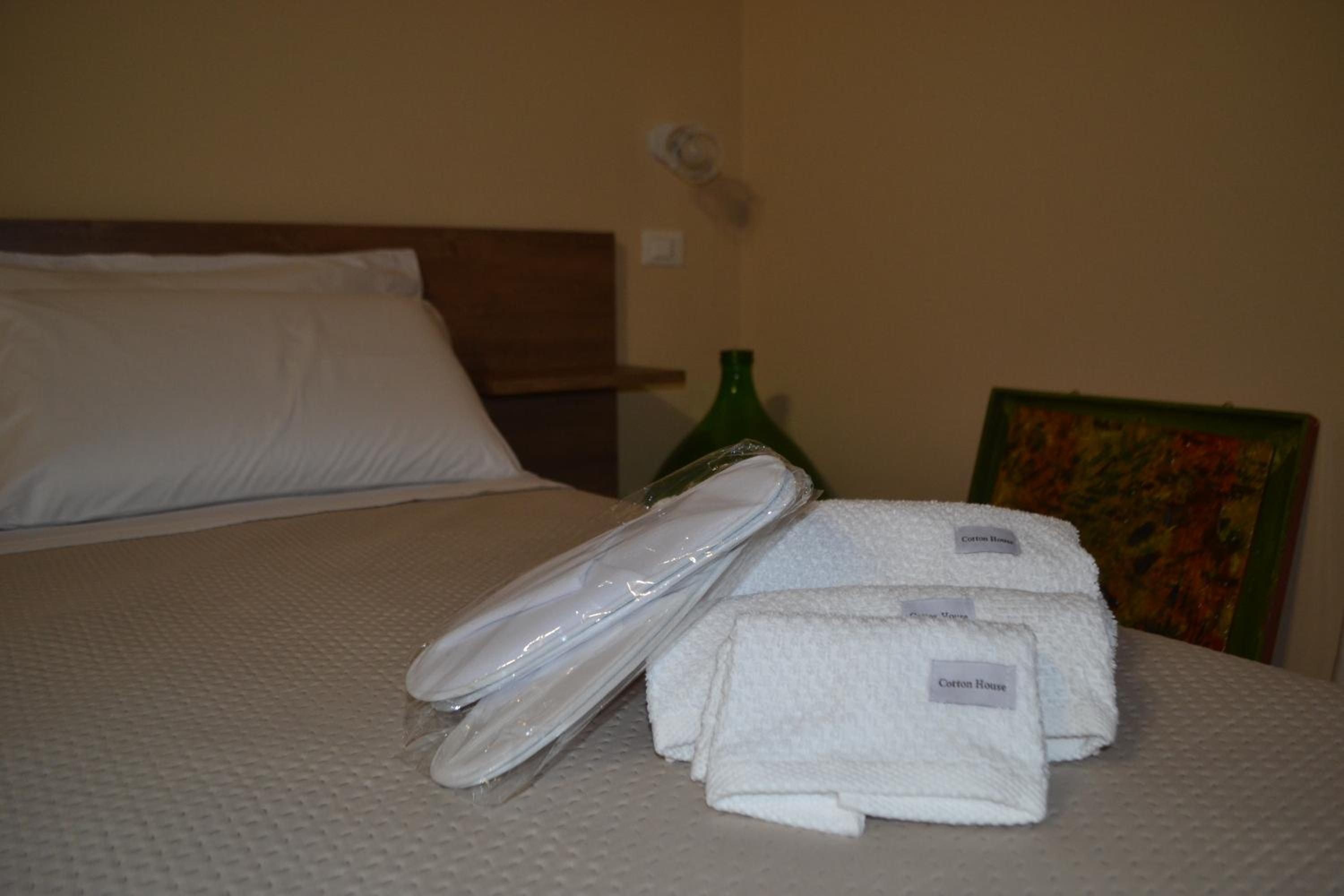 Double Room With Private Bathroom photo 3