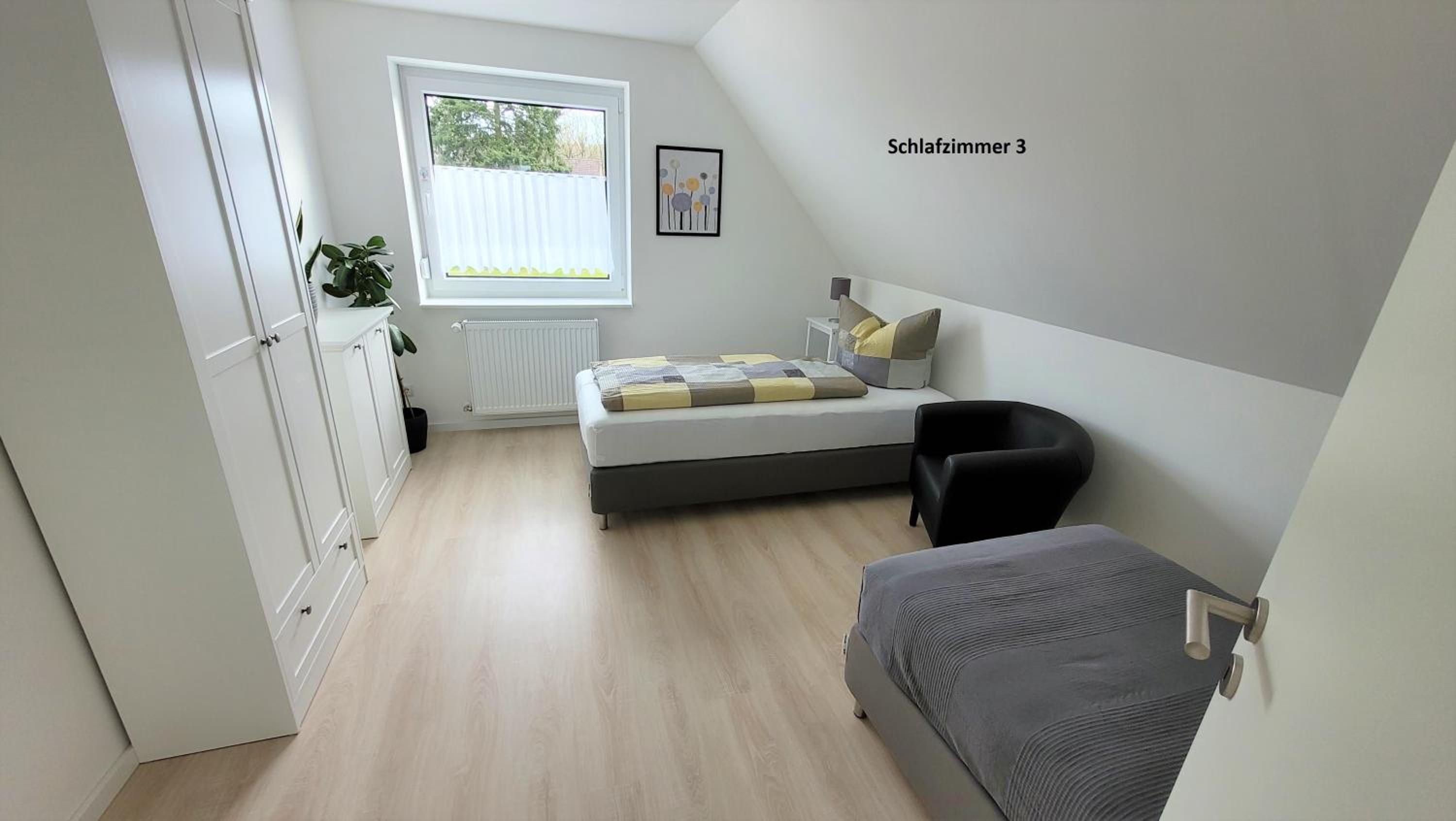 Three-Bedroom House photo 2