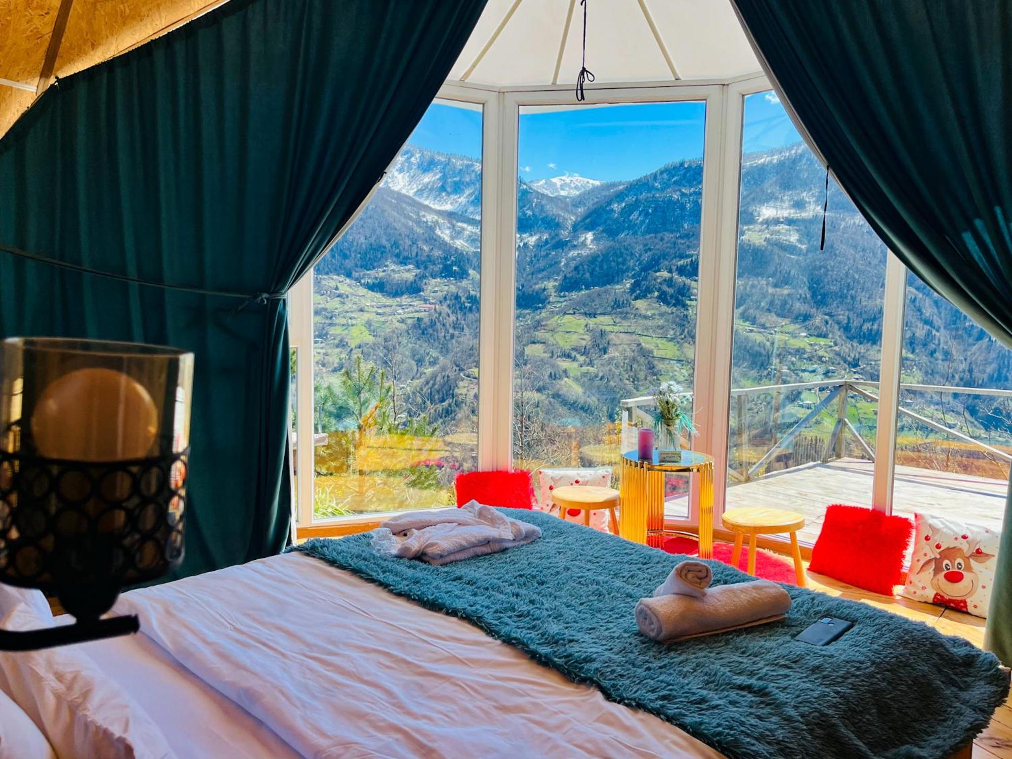 Deluxe Double Room with Balcony - Photo 14
