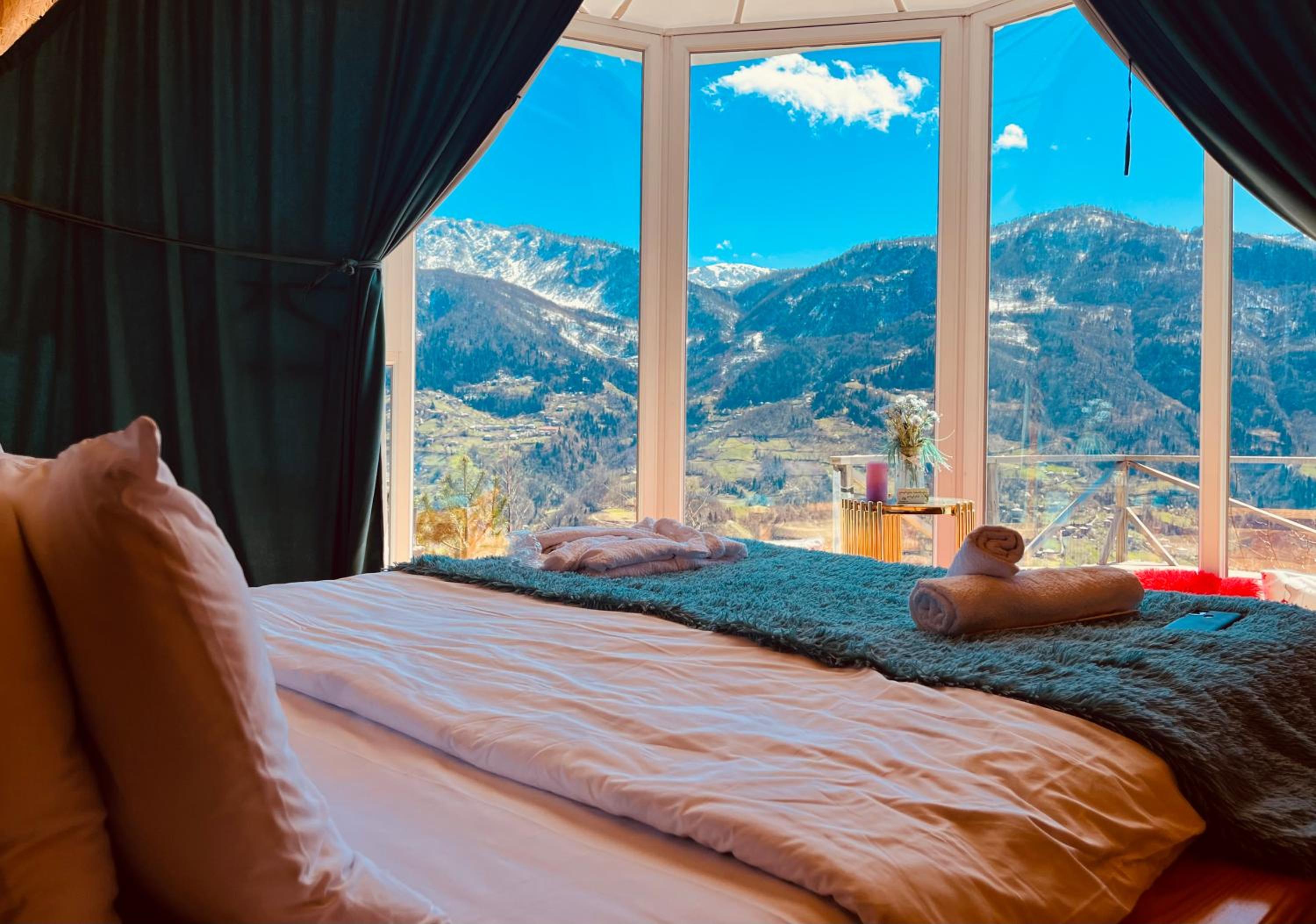 Deluxe Double Room with Balcony - Photo 15