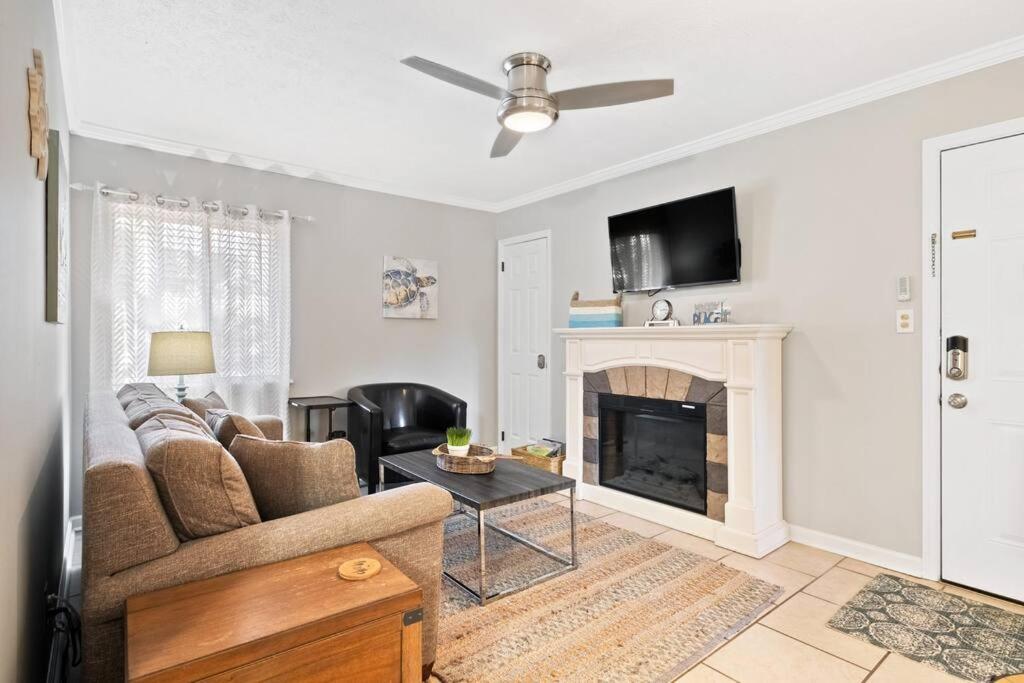 Two-Bedroom Apartment photo 2