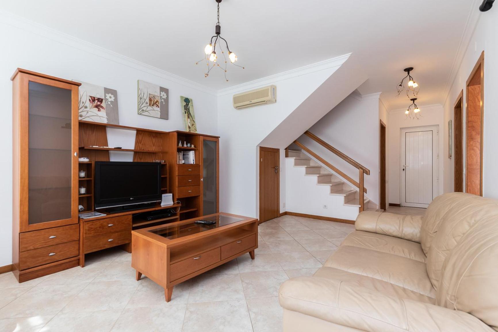 Three-Bedroom Villa photo 1