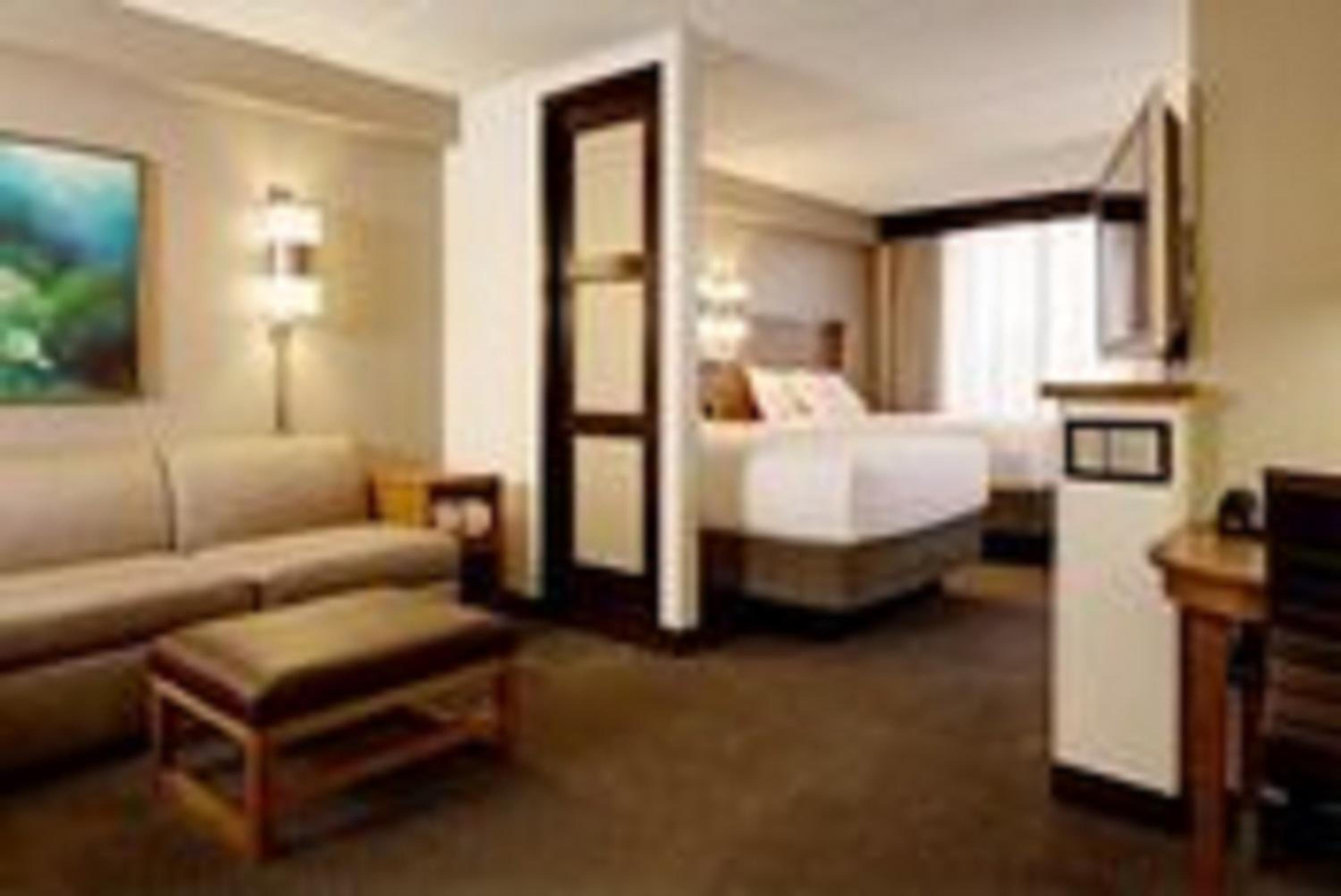 Double Room with Two Double Beds and Sofa Bed - Photo 4